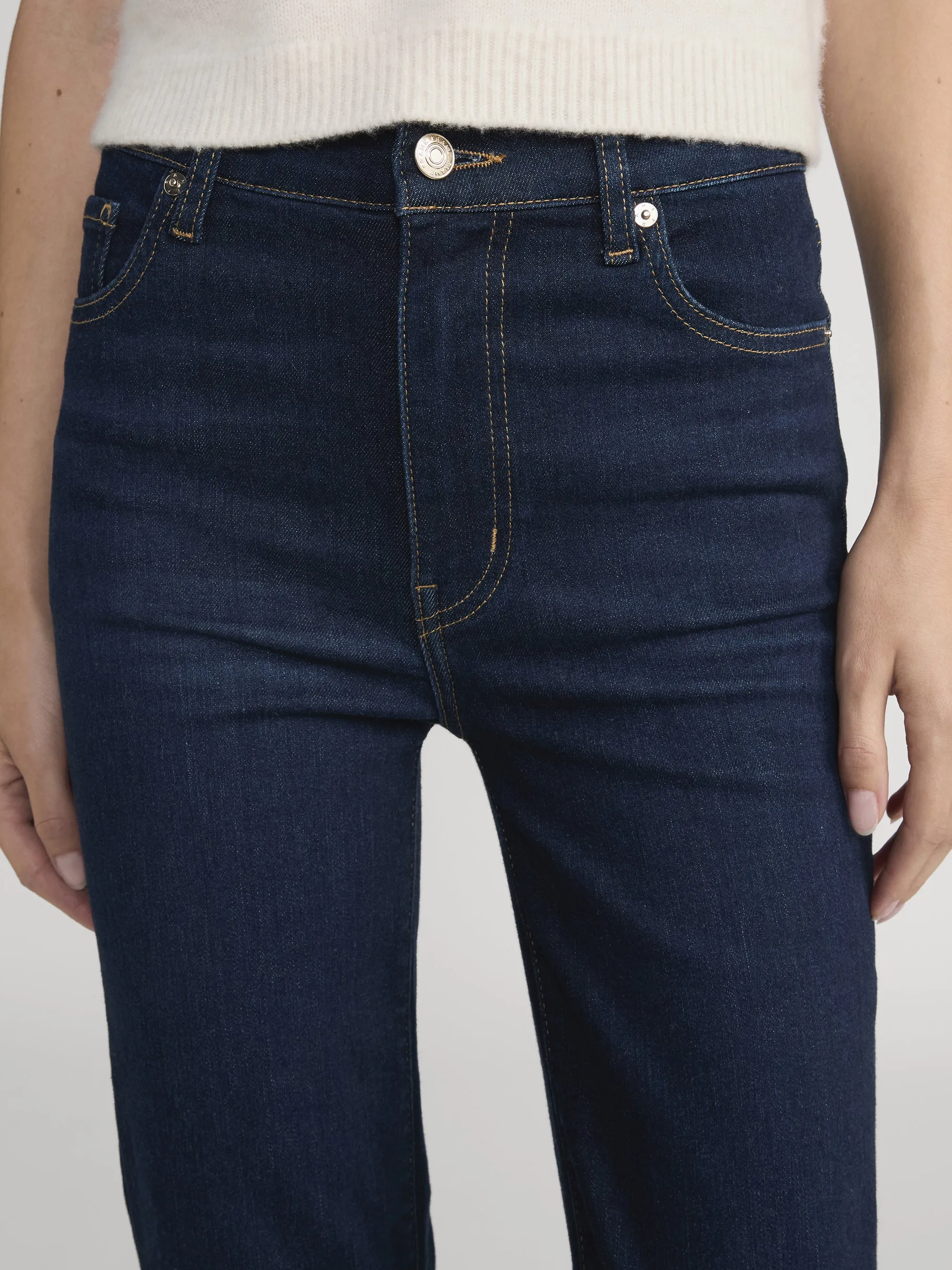 Le Sleek Straight -- Fairway sold by Frame Denim product image thumbnail 4