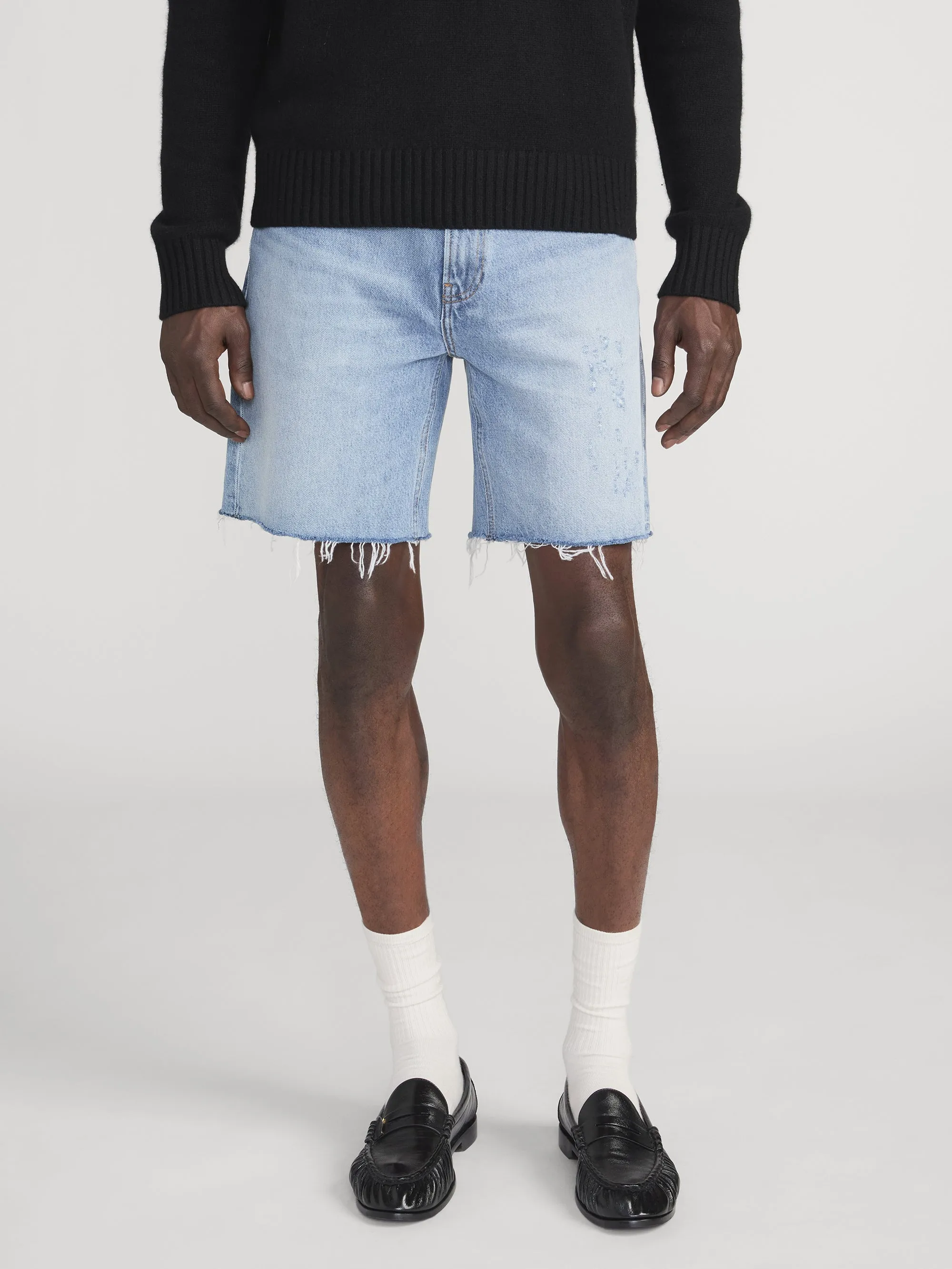 Relaxed Short -- Raw Hem Aeris sold by Frame Denim product image thumbnail 3