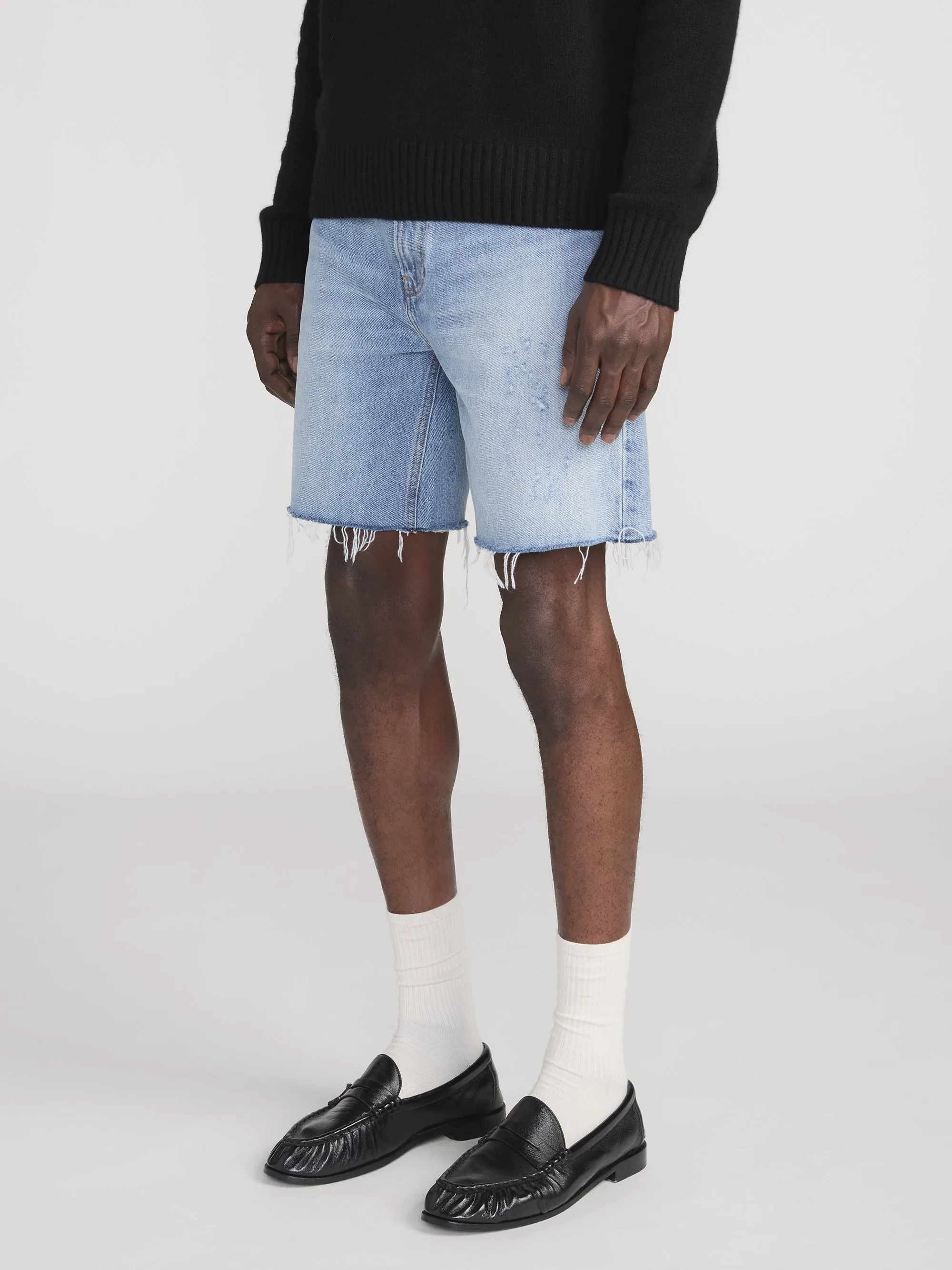 Relaxed Short -- Raw Hem Aeris sold by Frame Denim product image thumbnail 4