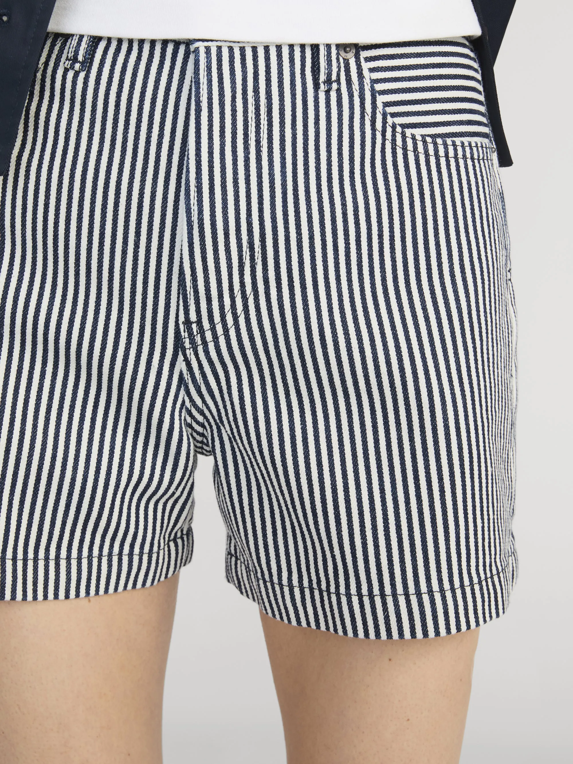 The Everyday Short -- Navy Stripe sold by Frame Denim product image thumbnail 5