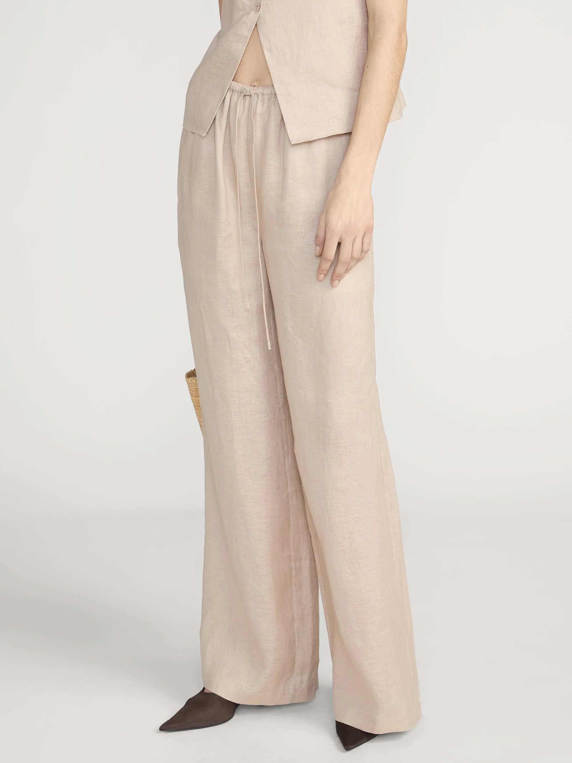 The Linen Lounge Pant -- Flax sold by Frame Denim product image thumbnail 4