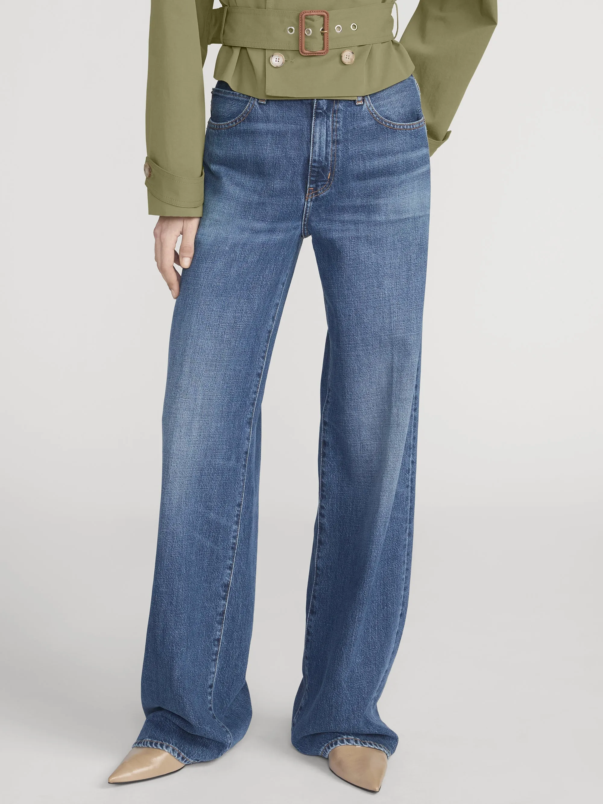 The Off Duty Stroll -- Garda sold by Frame Denim product image thumbnail 3