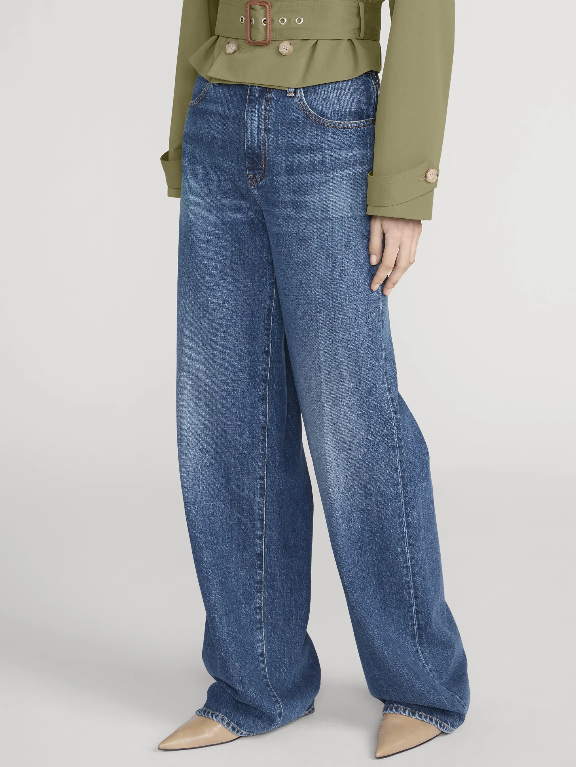 The Off Duty Stroll -- Garda sold by Frame Denim product image thumbnail 4