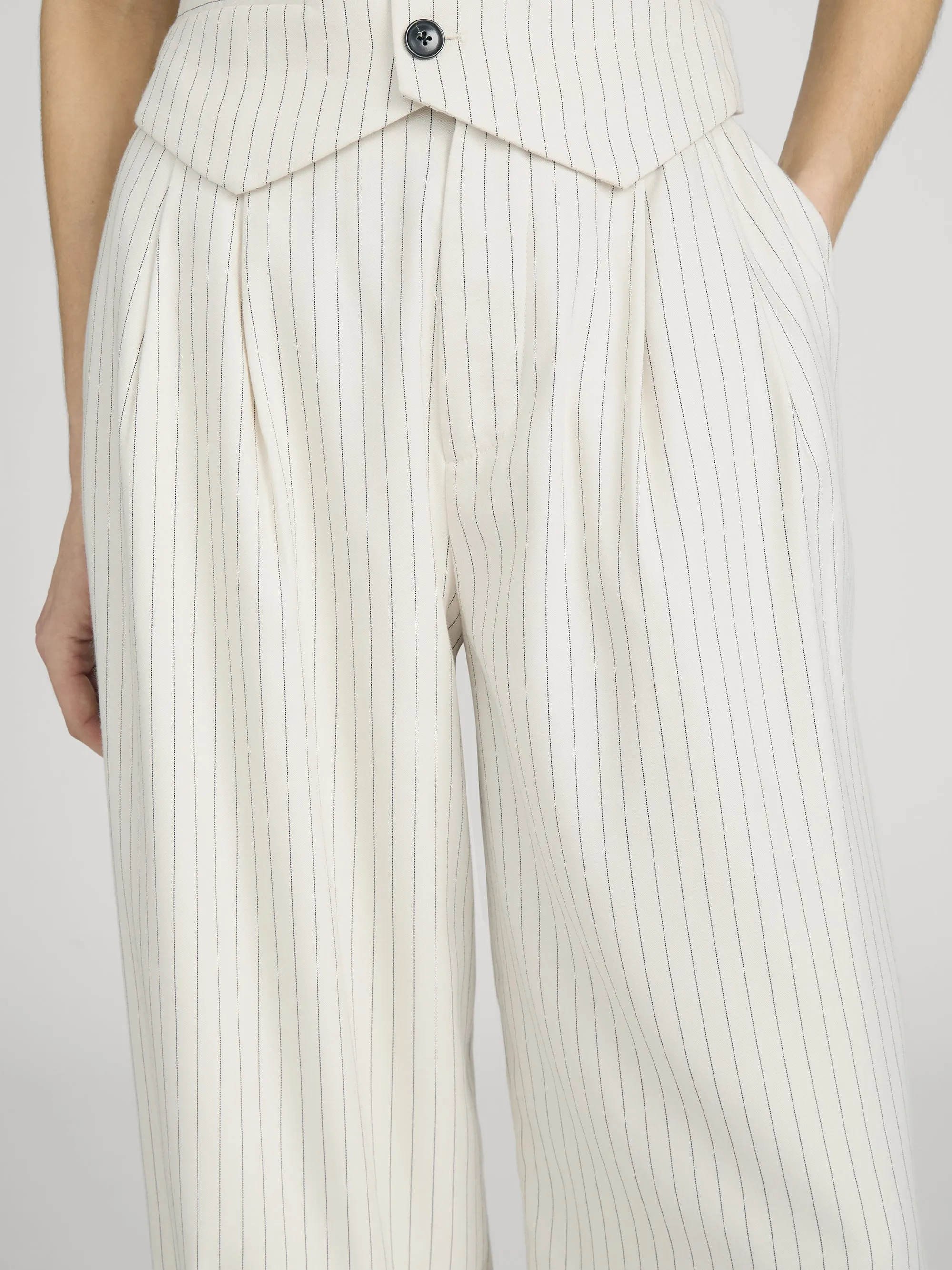 The Avenue Pant -- Cream Multi sold by Frame Denim product image thumbnail 5