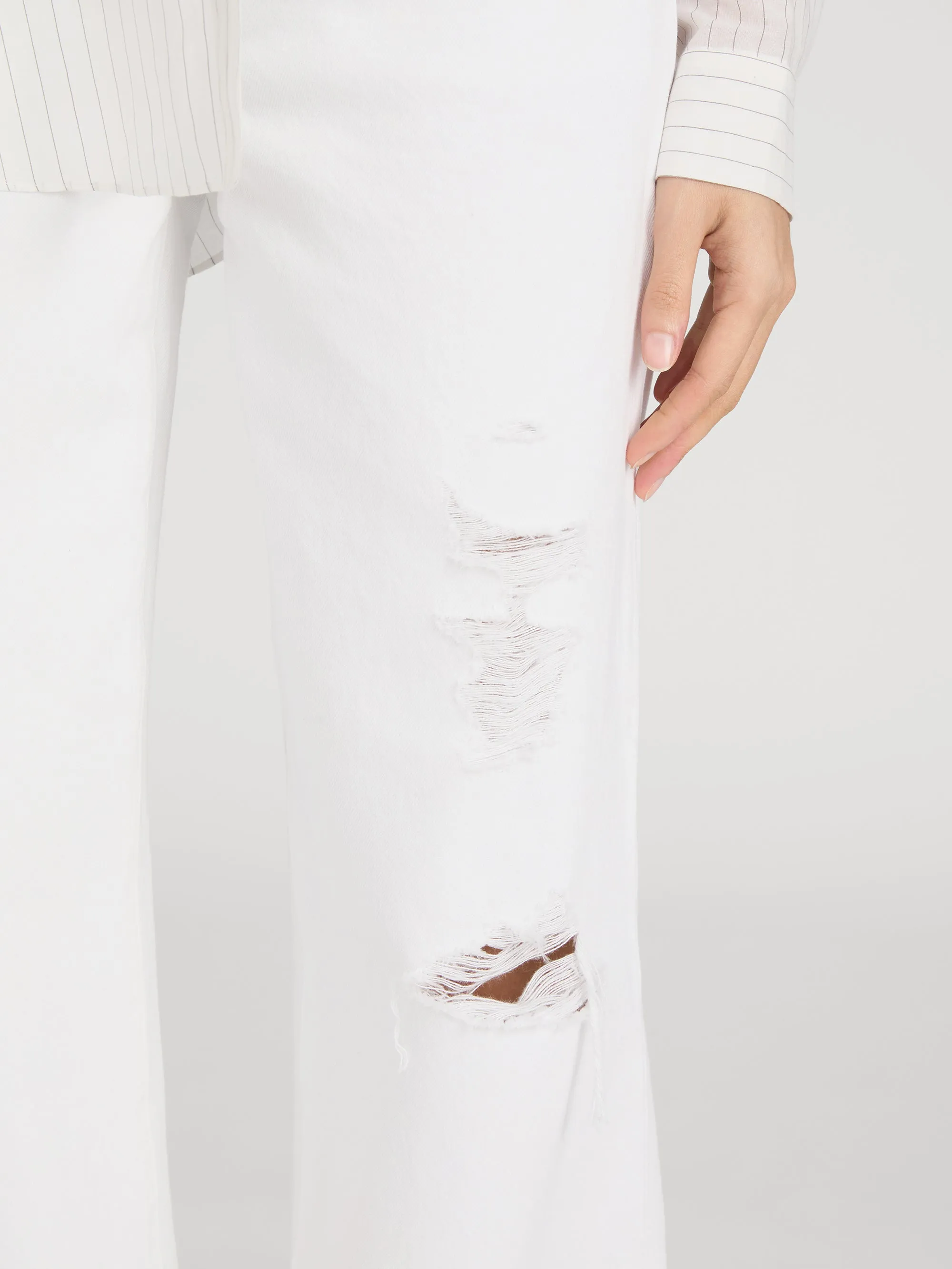 The Loose -- White Destruct sold by Frame Denim product image thumbnail 5