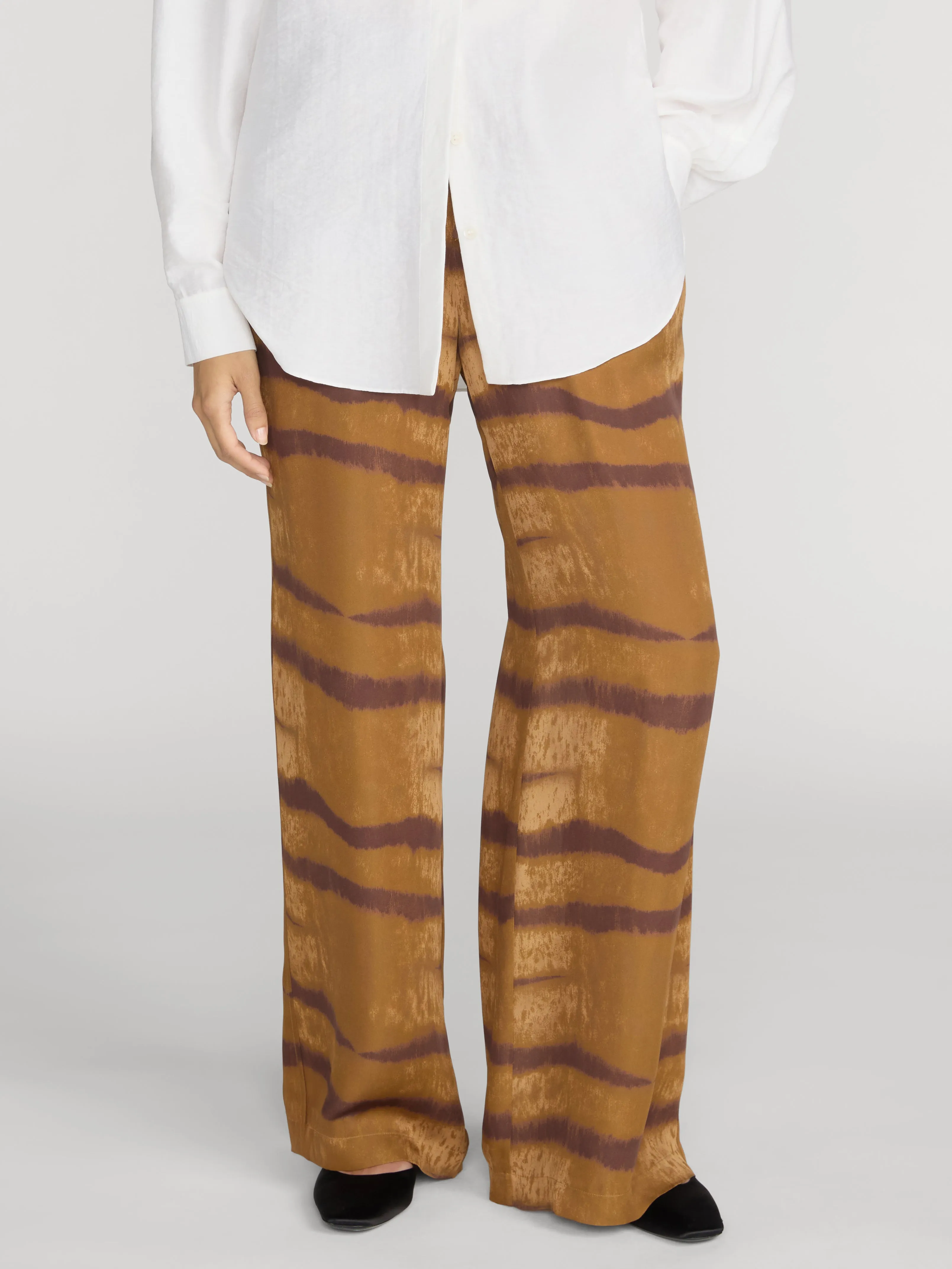 The Silk Lounge Pant -- Light Tiger Multi sold by Frame Denim product image thumbnail 3
