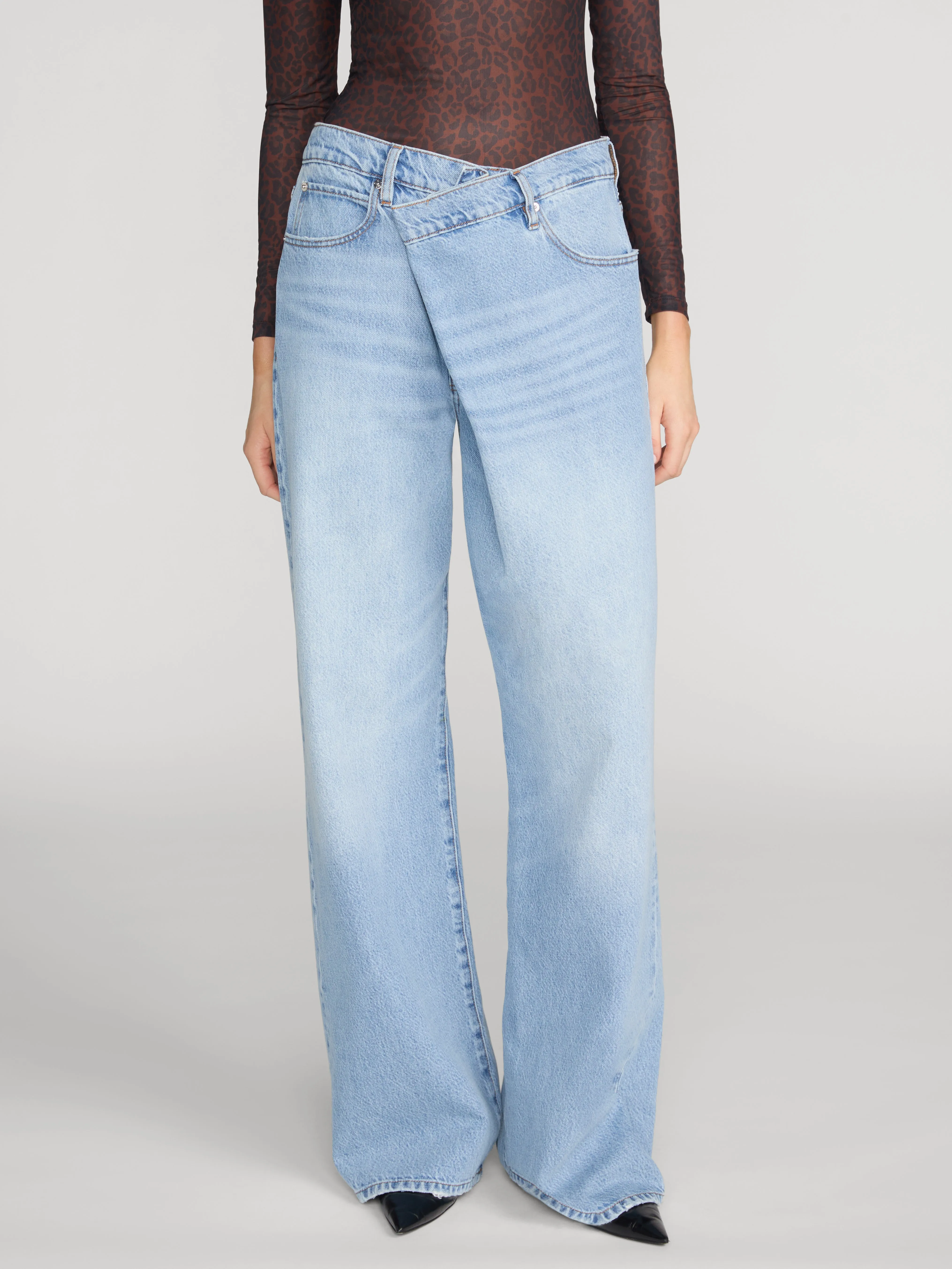 The Crossover Loose -- Dodger sold by Frame Denim product image thumbnail 3