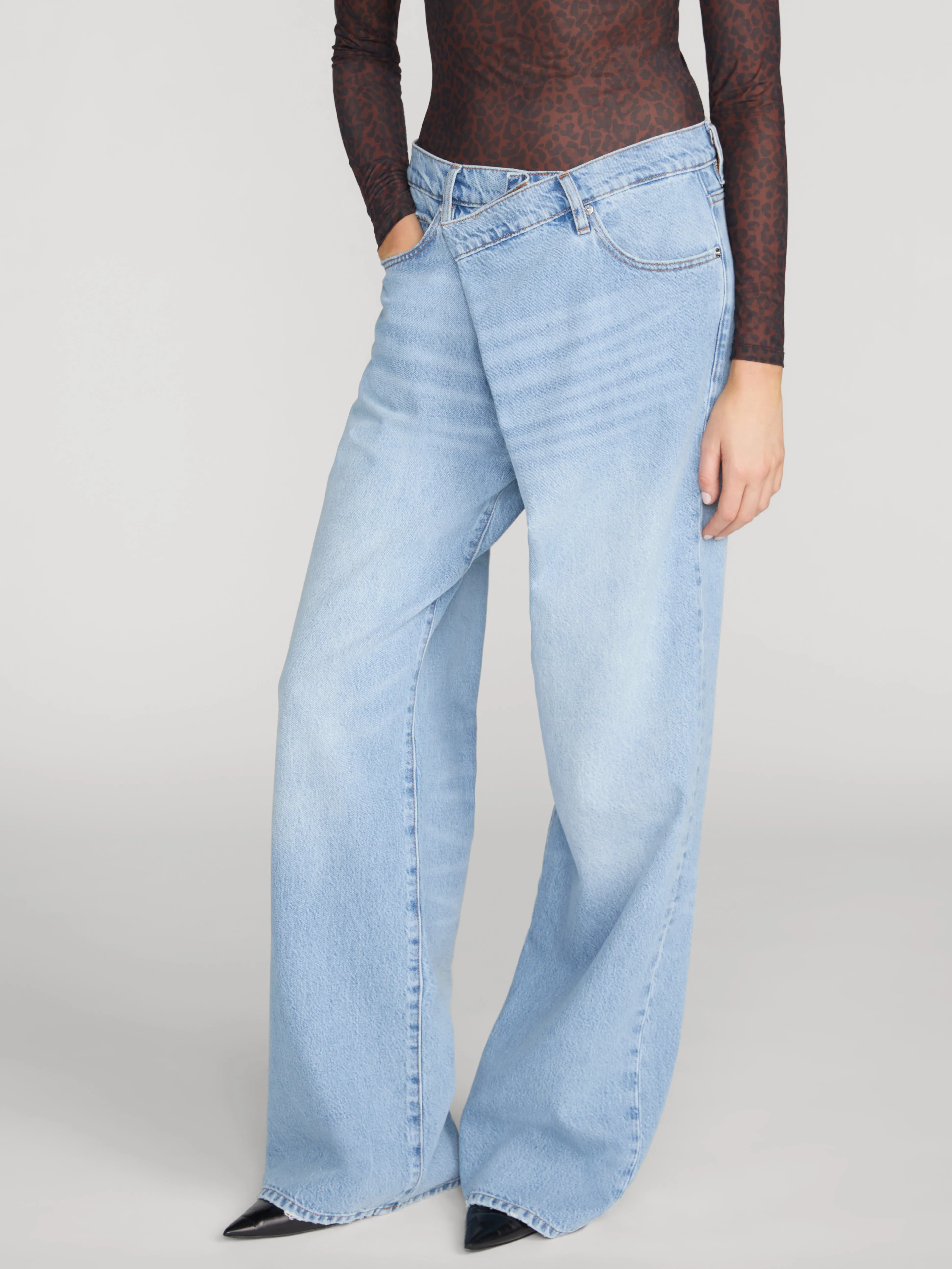 The Crossover Loose -- Dodger sold by Frame Denim product image thumbnail 4