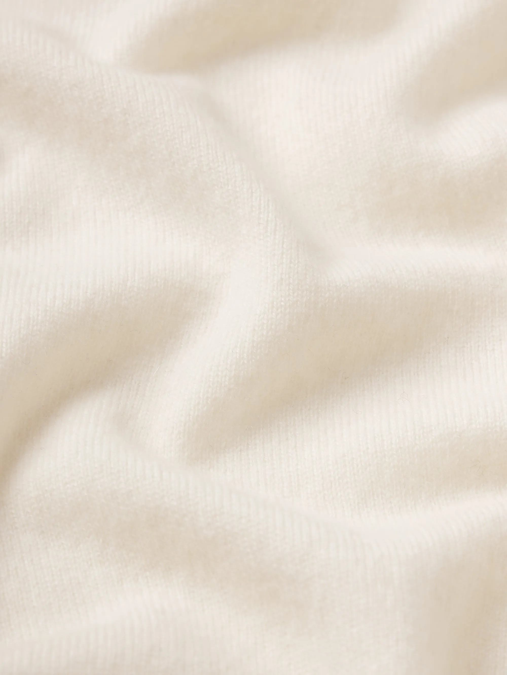 The Everyday Cashmere V Neck -- Cream sold by Frame Denim product image thumbnail 4