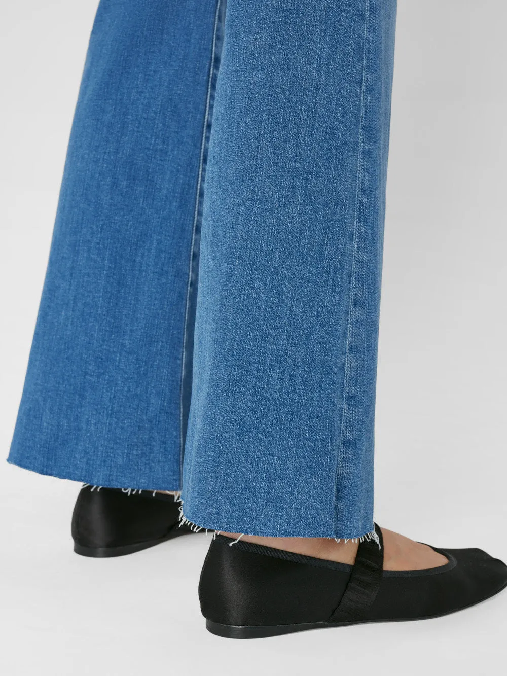 Le Easy Flare -- Drizzle sold by Frame Denim product image thumbnail 5