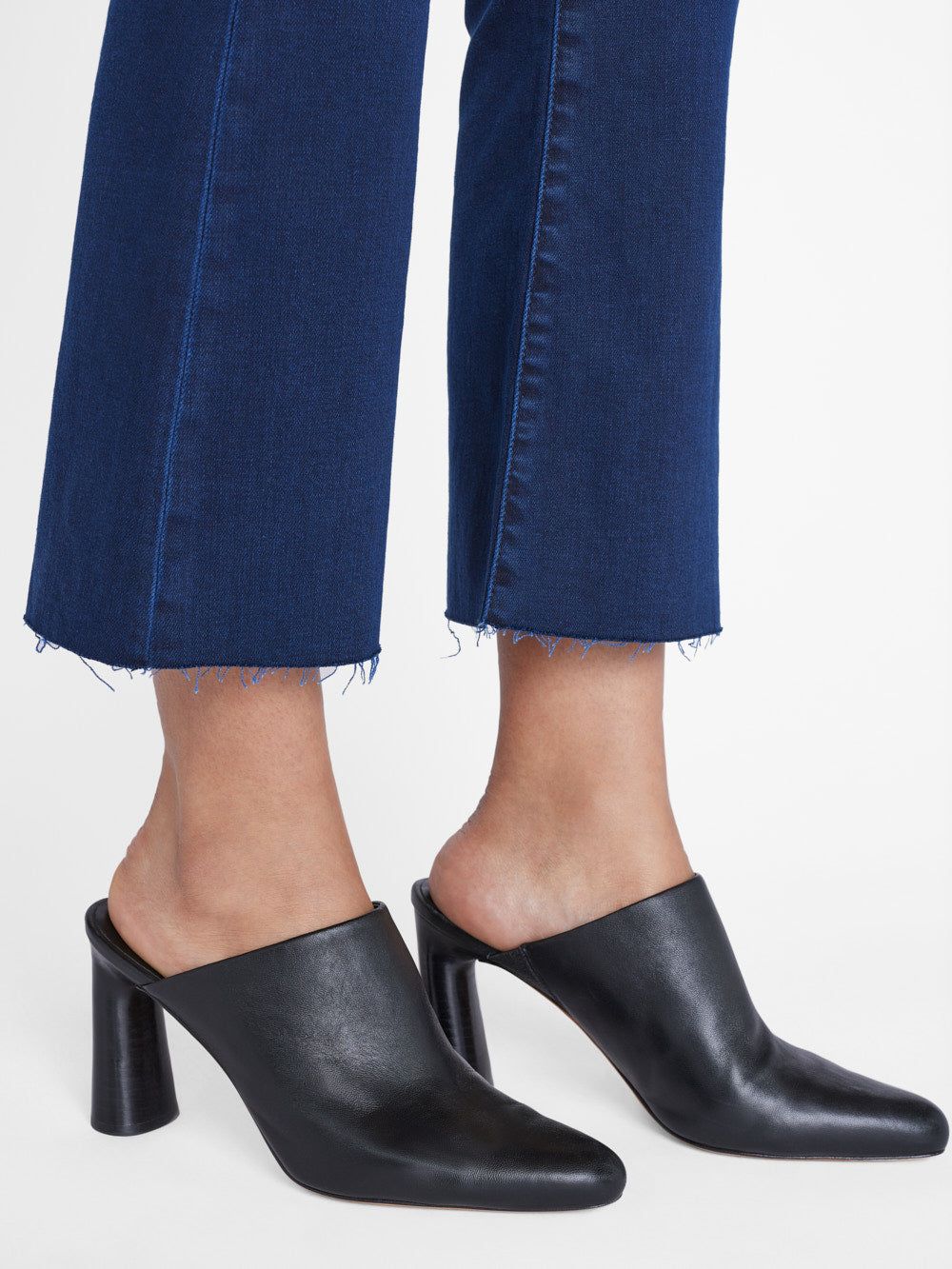 Le Crop Flare -- Fiona sold by Frame Denim product image thumbnail 4