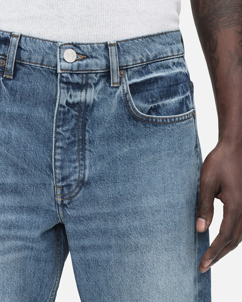 The Straight Jean -- Raywood Clean sold by Frame Denim product image thumbnail 5
