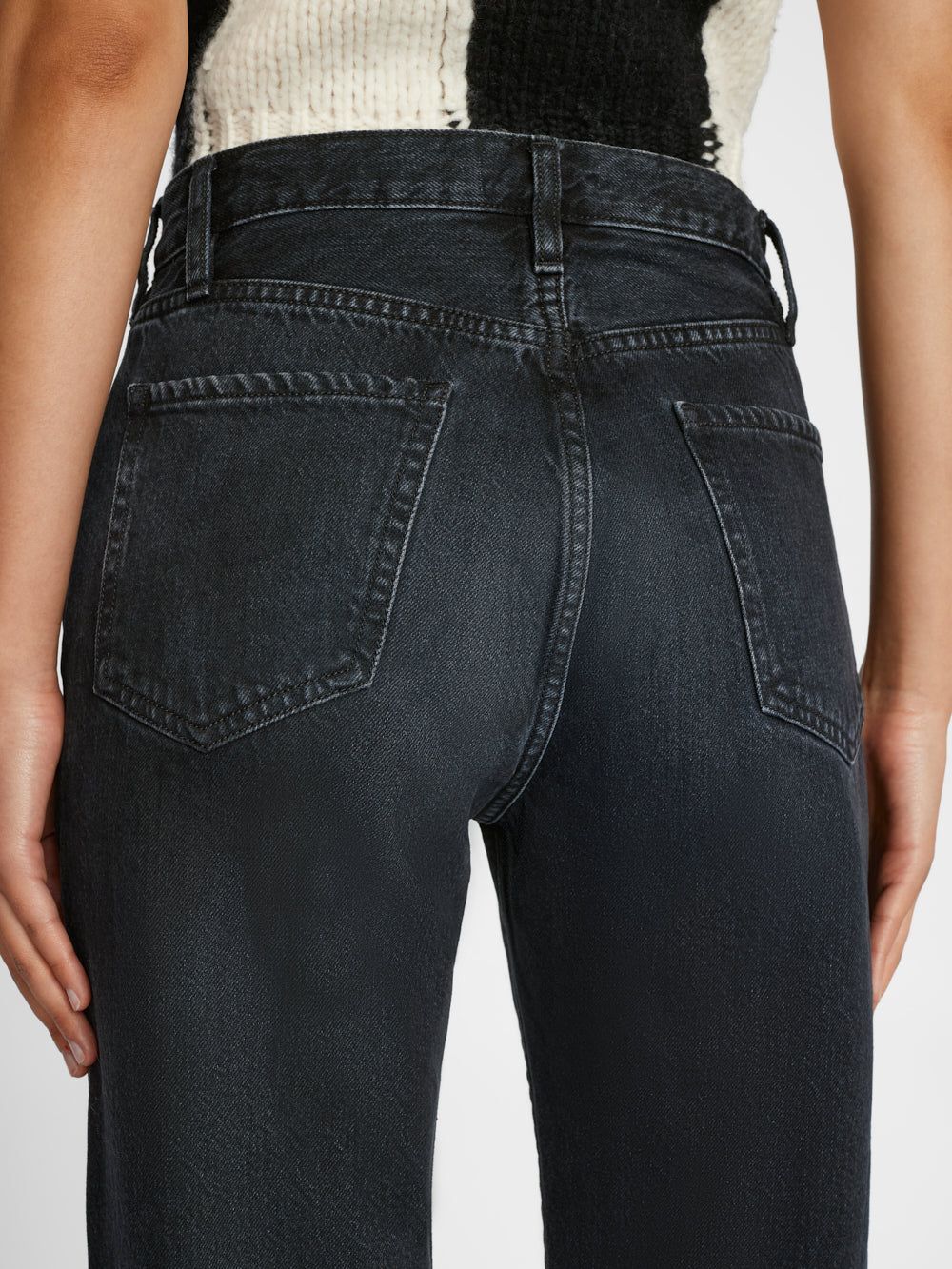 Le Jane Crop -- Inkwell sold by Frame Denim product image thumbnail 5