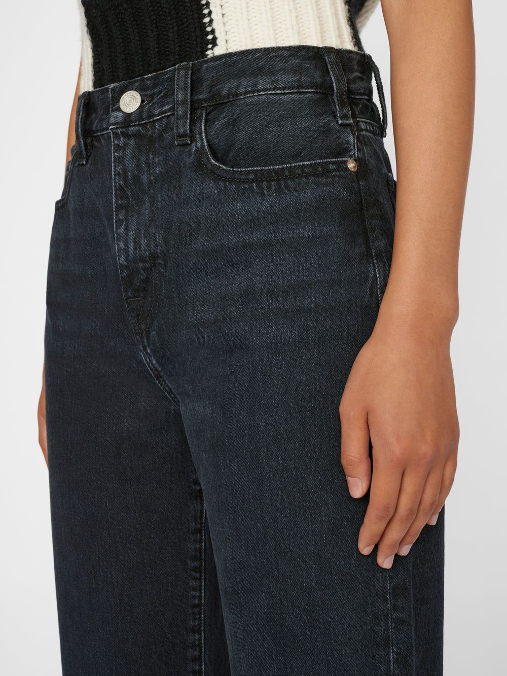 Le Jane Crop -- Inkwell sold by Frame Denim product image thumbnail 4