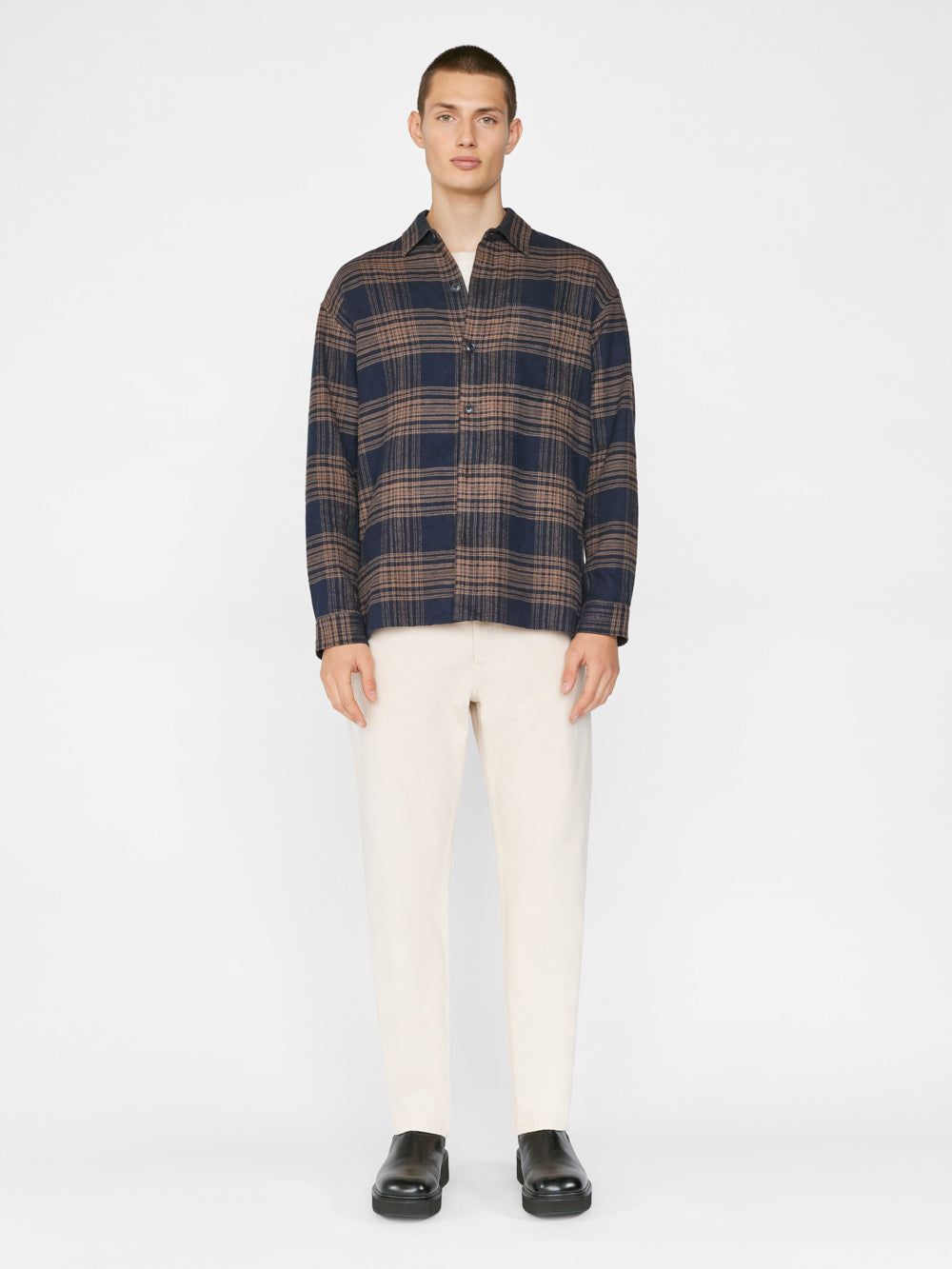 The Straight Jean -- White Beige sold by Frame Denim product image thumbnail 2