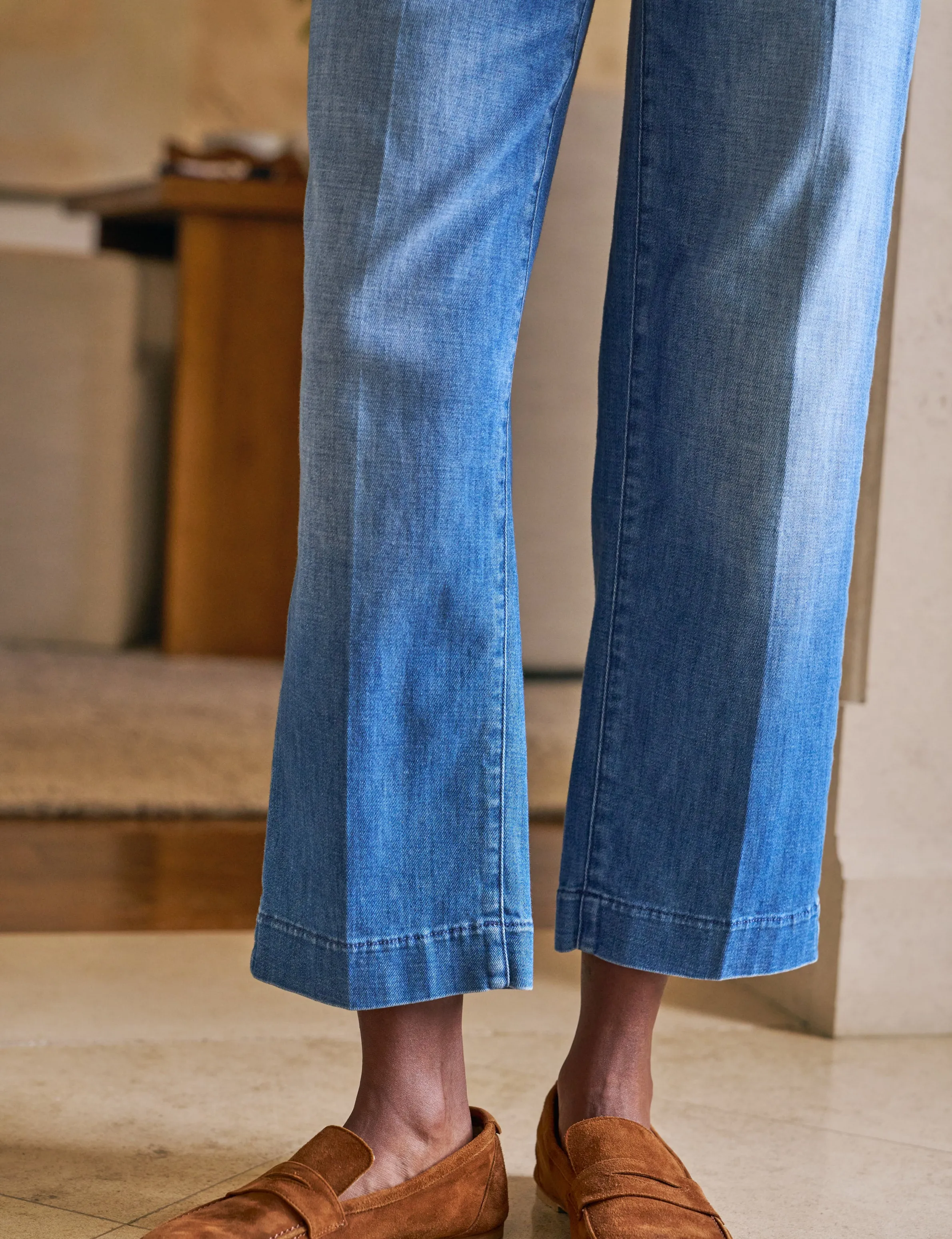 WESTPORT 1968 Wash, Italian Dream™ Light Denim sold by Frank & Eileen product image thumbnail 3