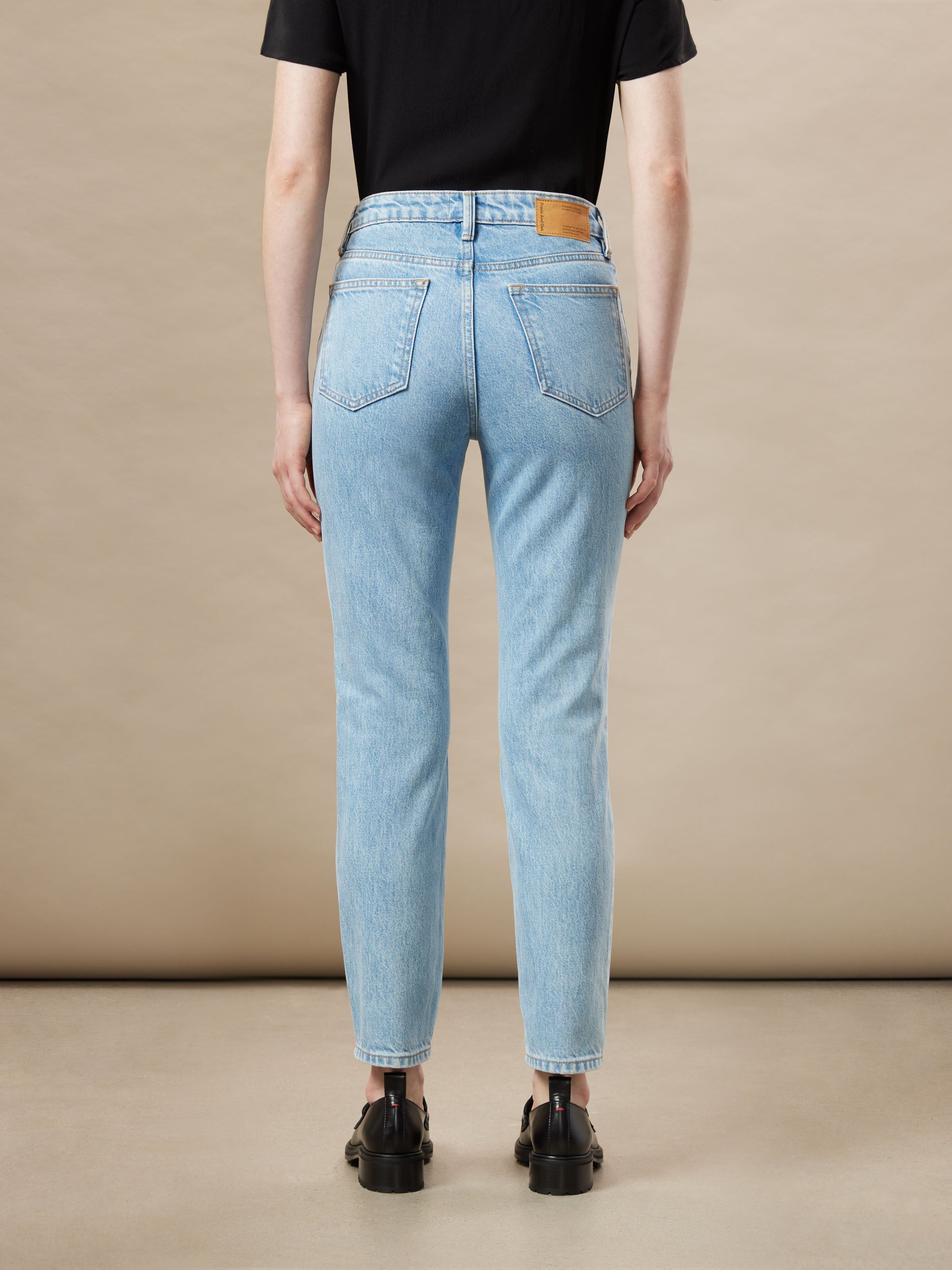The Stevie Tapered Fit High Rise Jean in Light Indigo sold by Frank & Oak product image thumbnail 2