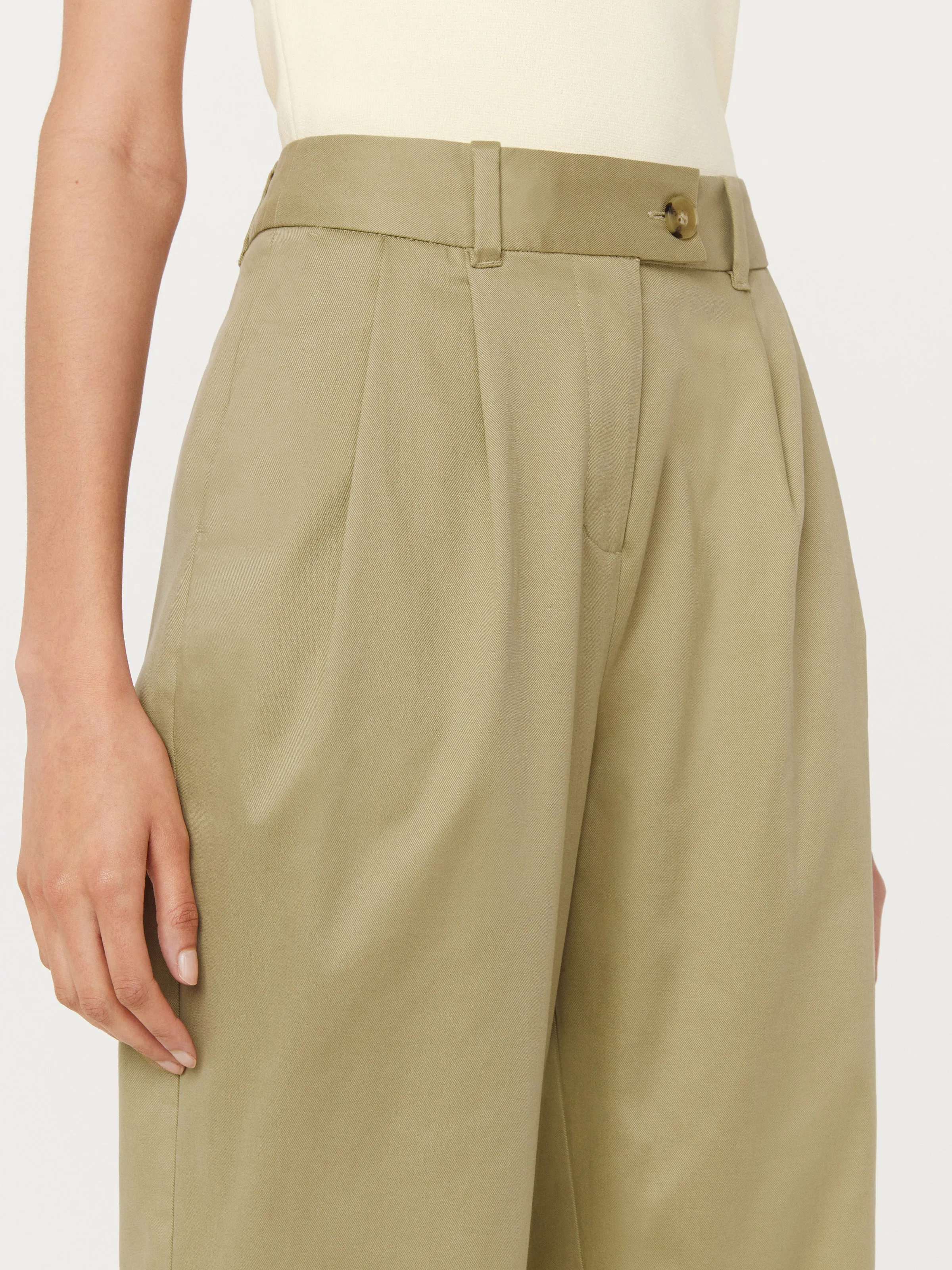 The Mia Wide Balloon Pant in Green Beige sold by Frank & Oak product image thumbnail 2