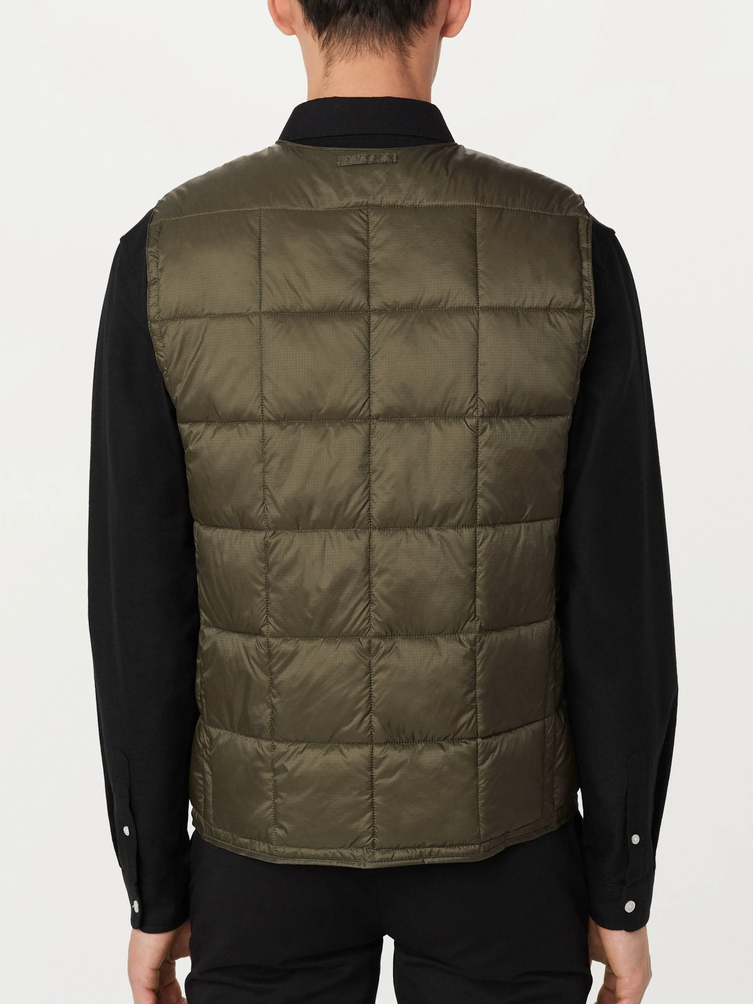 The Aero Packable Vest in Tuscany Green sold by Frank & Oak product image thumbnail 5