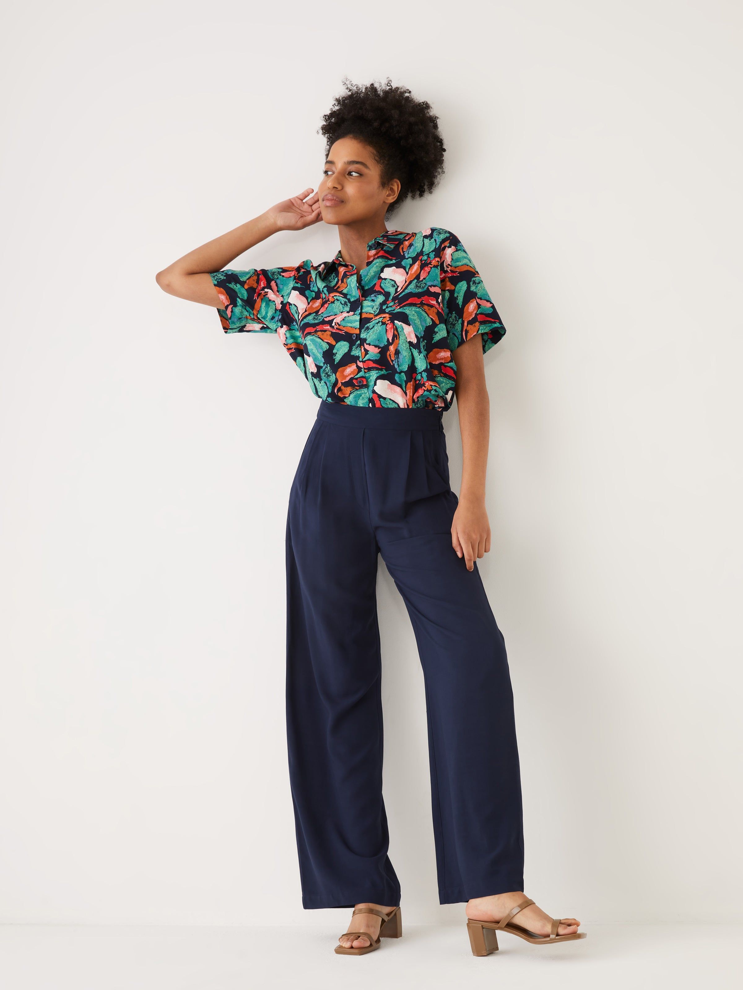 The Sally Wide Leg Pant in Navy sold by Frank & Oak product image thumbnail 3