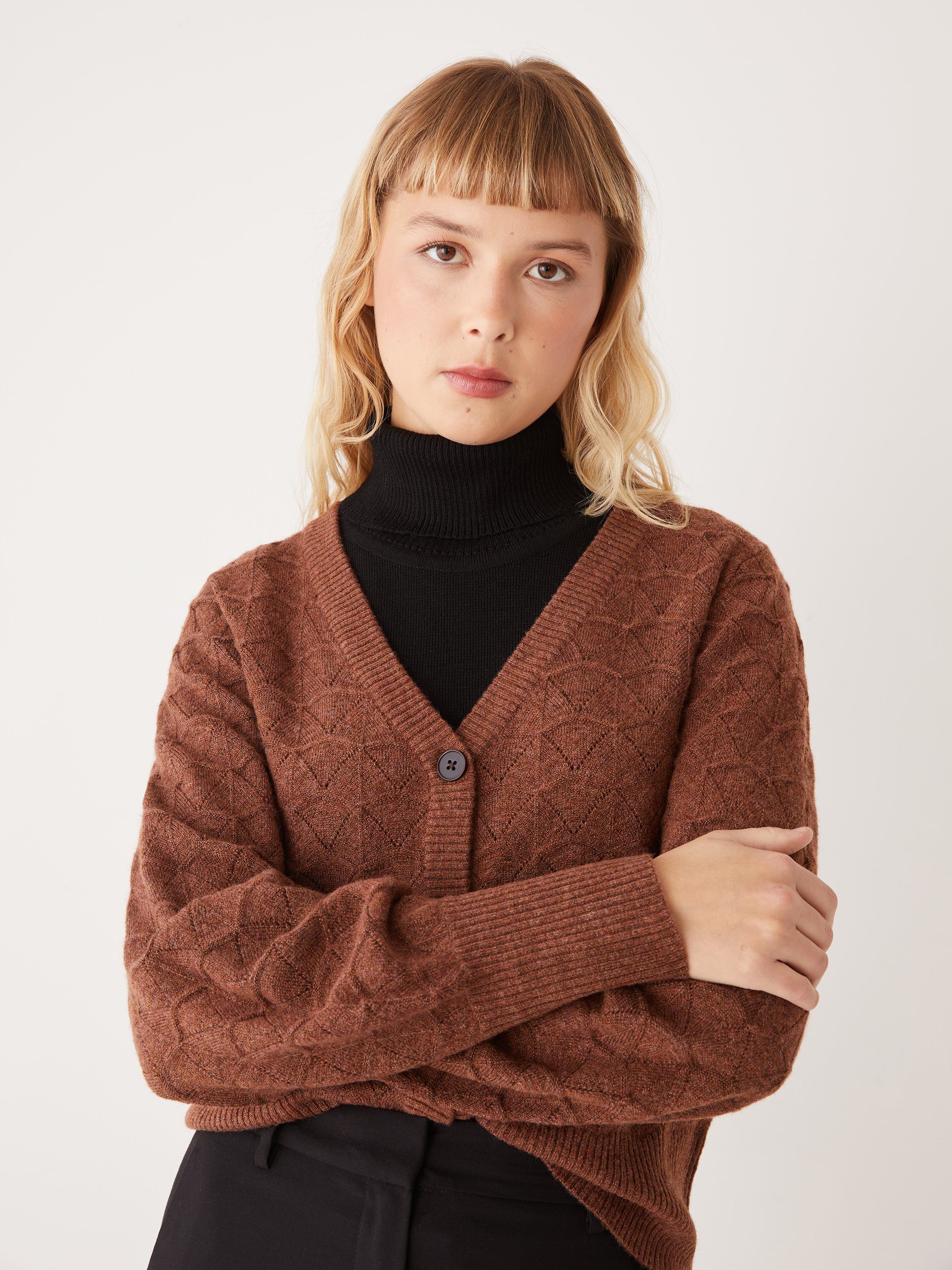 The Merino Wool Neck Warmer in Black sold by Frank & Oak product image thumbnail 2