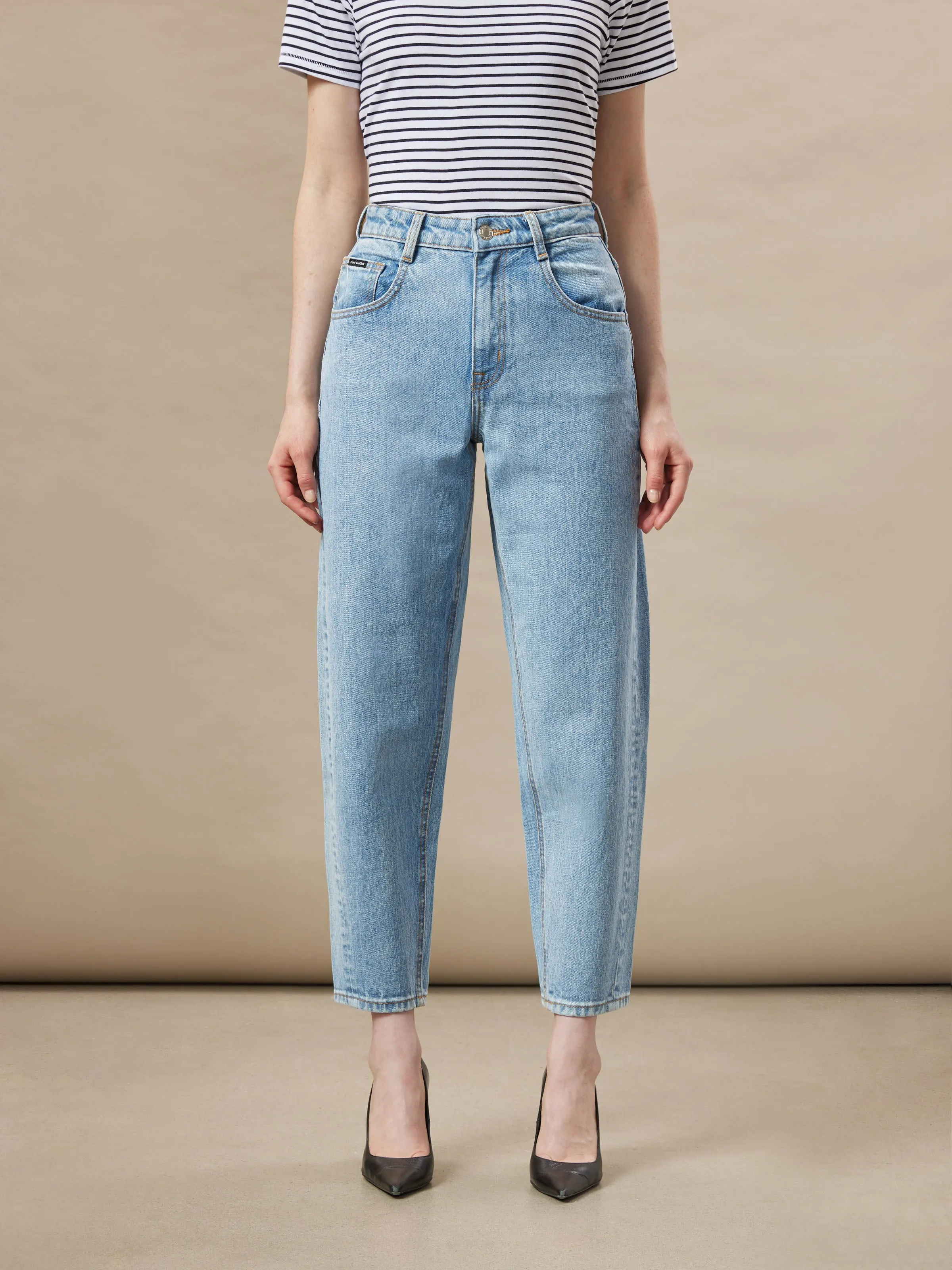 The Linda Balloon Jean in Light Wash sold by Frank & Oak