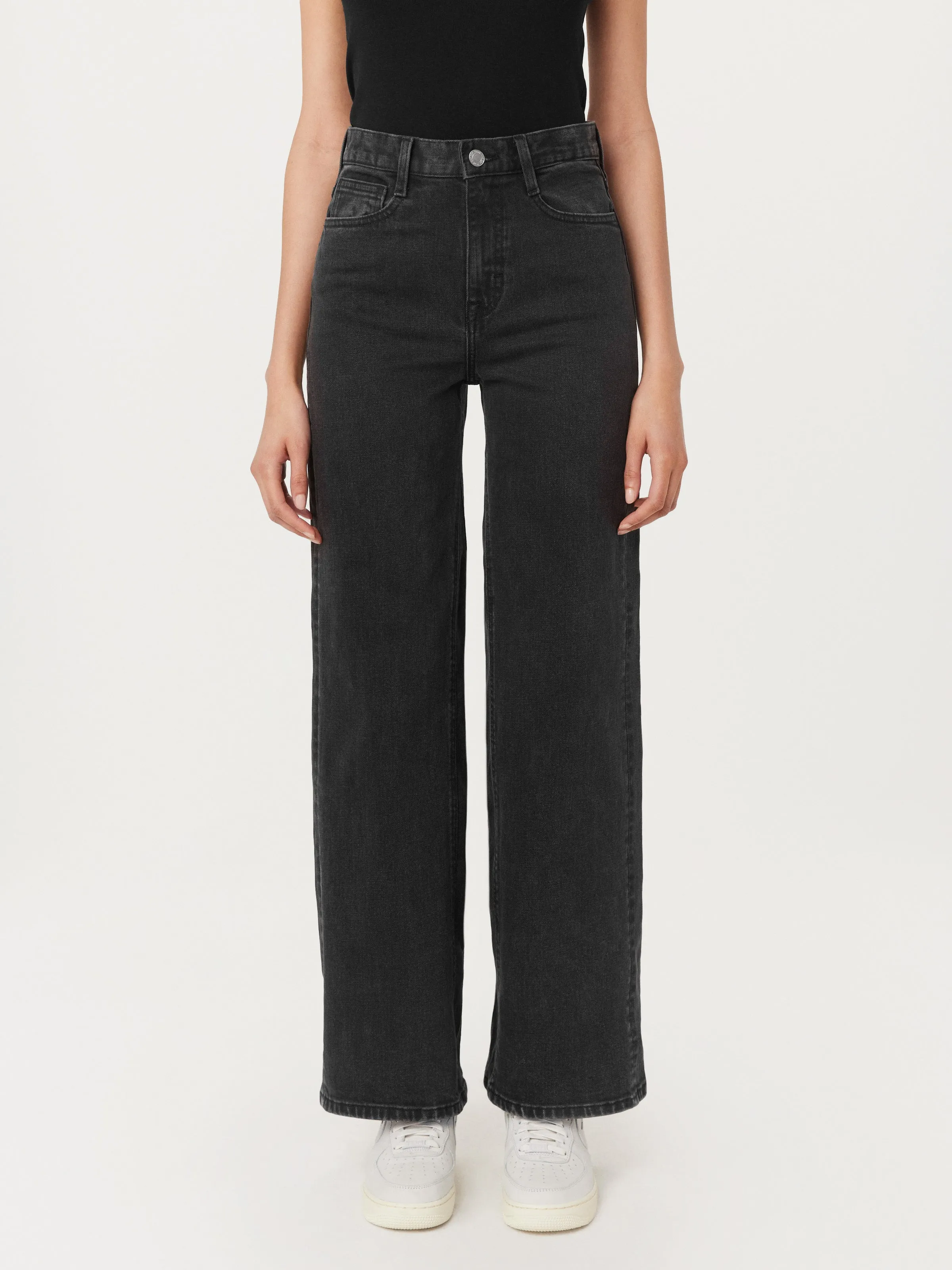 The Nina Wide Leg Jean in Washed Black sold by Frank & Oak product image thumbnail 2