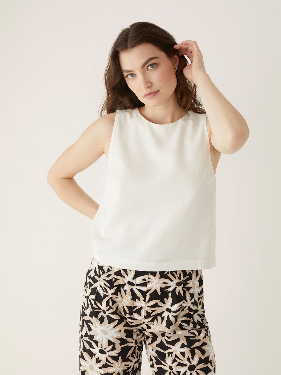 The TENCEL™ Linen Shell Top in White sold by Frank & Oak product image thumbnail 3