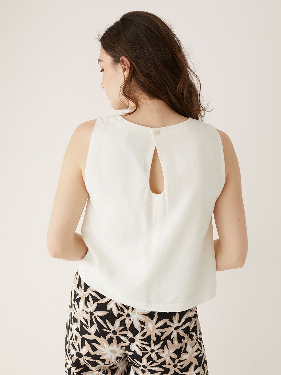 The TENCEL™ Linen Shell Top in White sold by Frank & Oak product image thumbnail 5