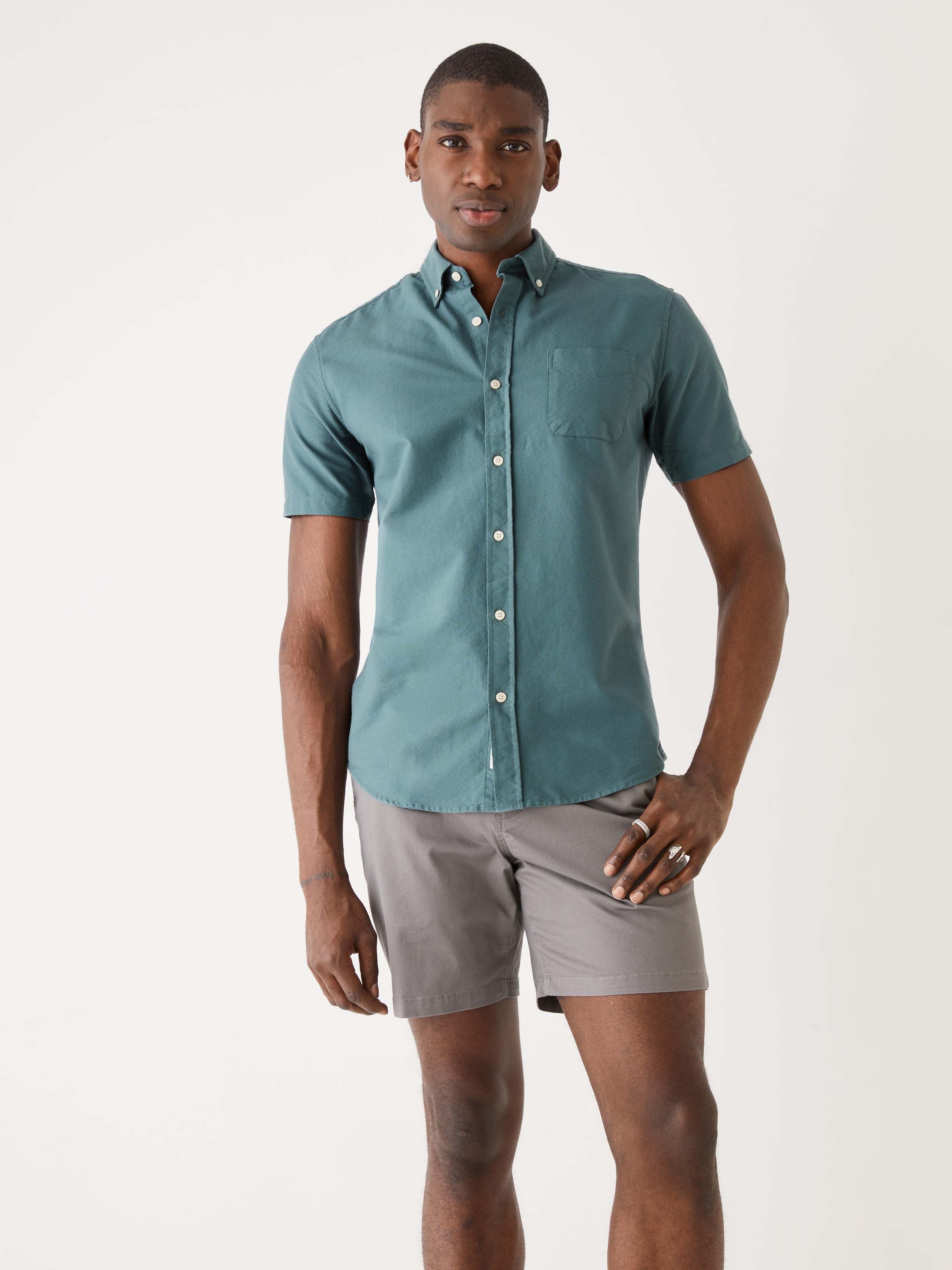 The Short-Sleeved Jasper Oxford Shirt in Green sold by Frank & Oak product image thumbnail 3