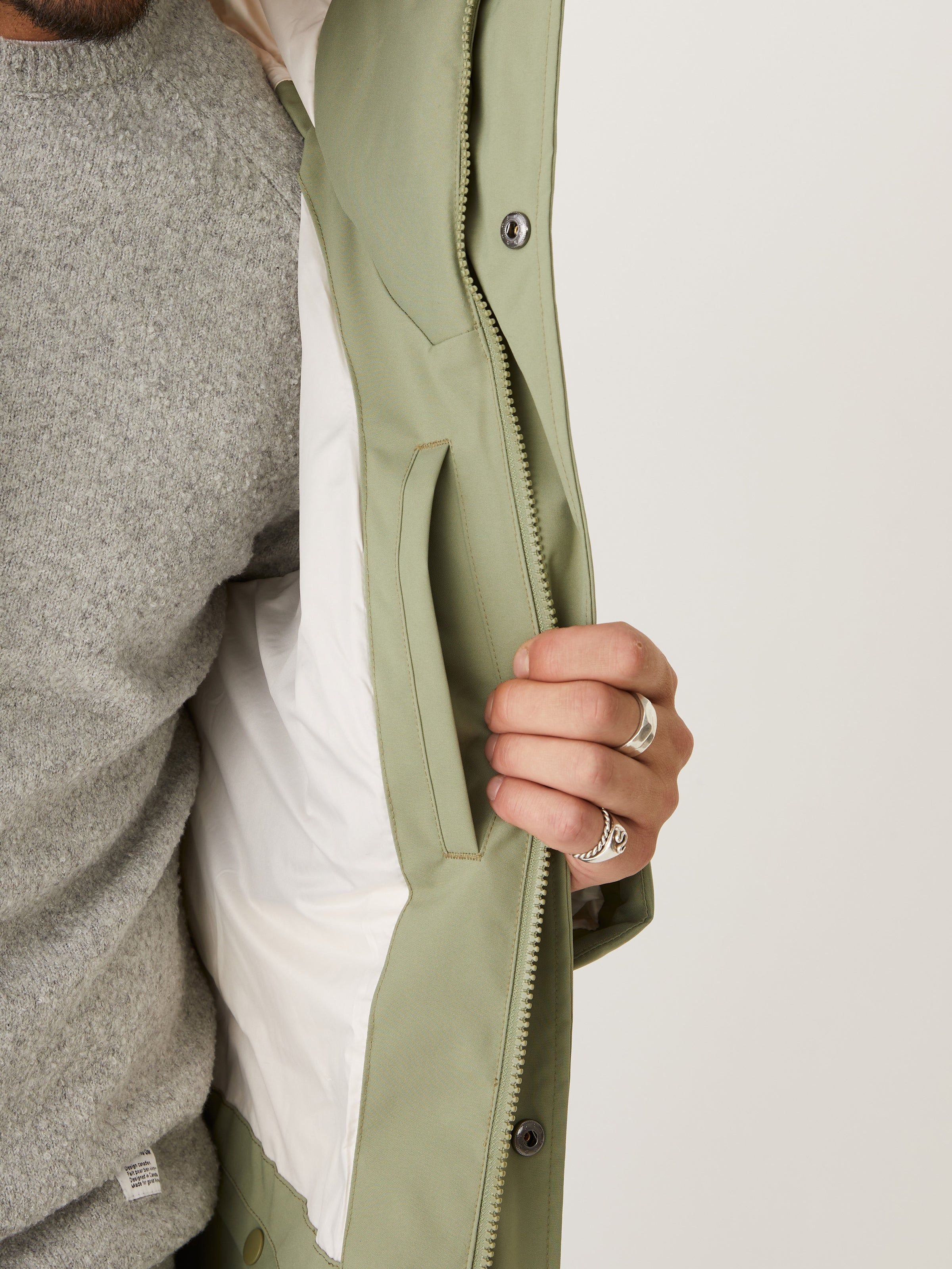 The Melville Puffer Coat in Oil Green sold by Frank & Oak product image thumbnail 8