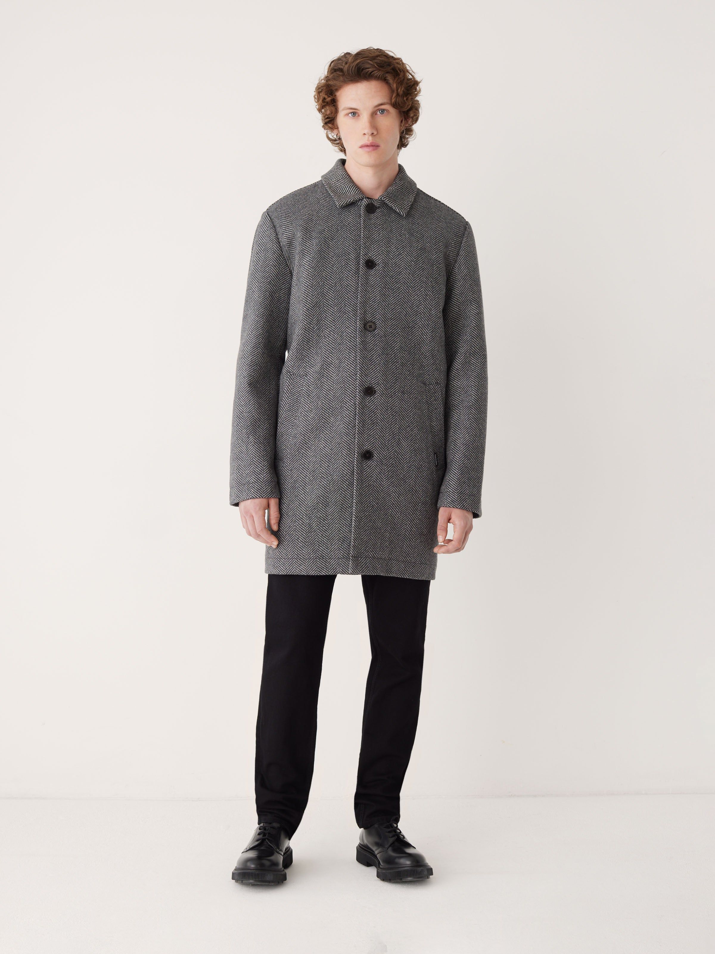 The Smith Mac Coat in Grey Parallel