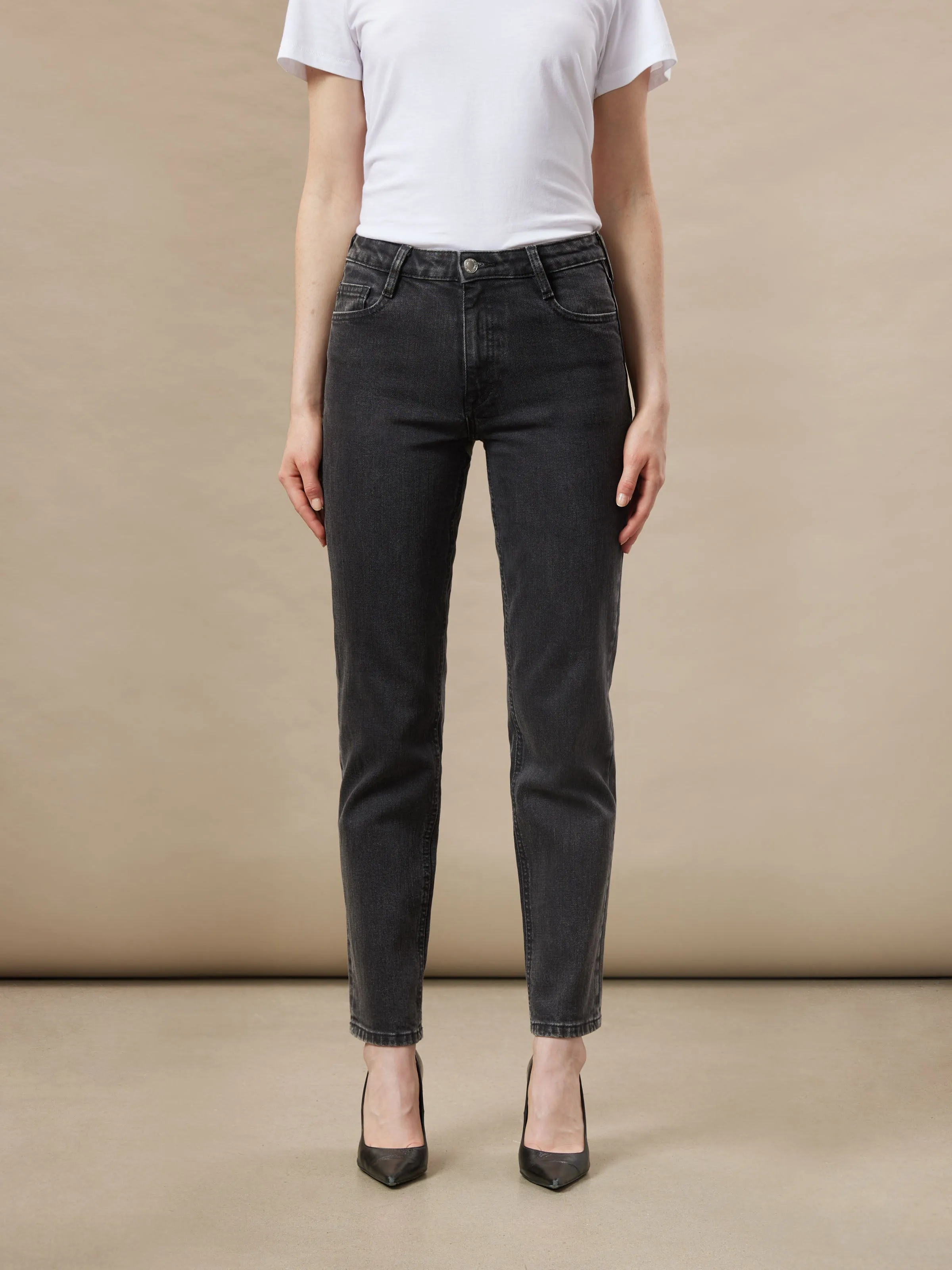 The Cyndi Straight Jean in Washed Black sold by Frank & Oak