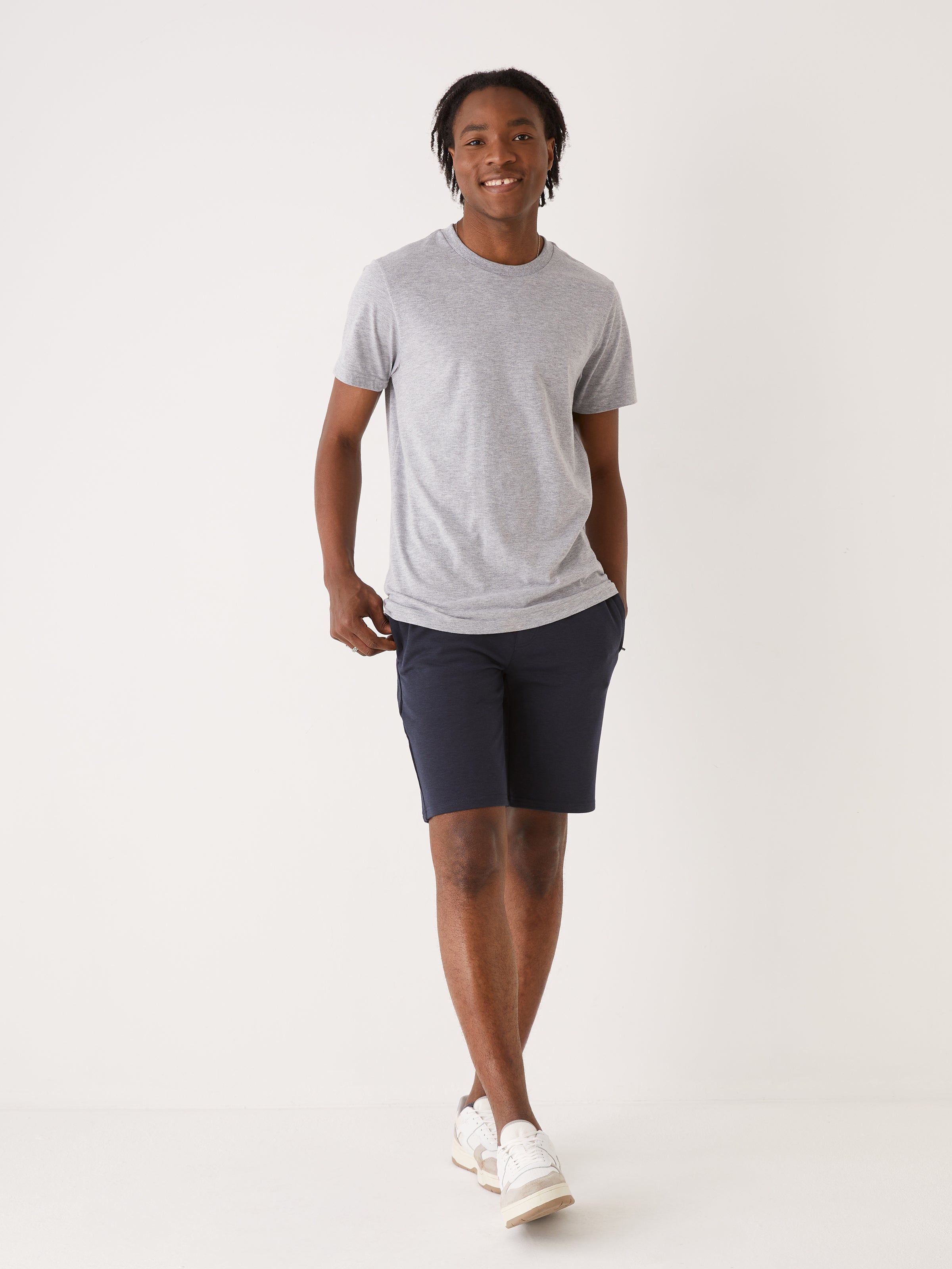 The Hybrid Sweatshort in Midnight Blue sold by Frank & Oak product image thumbnail 4