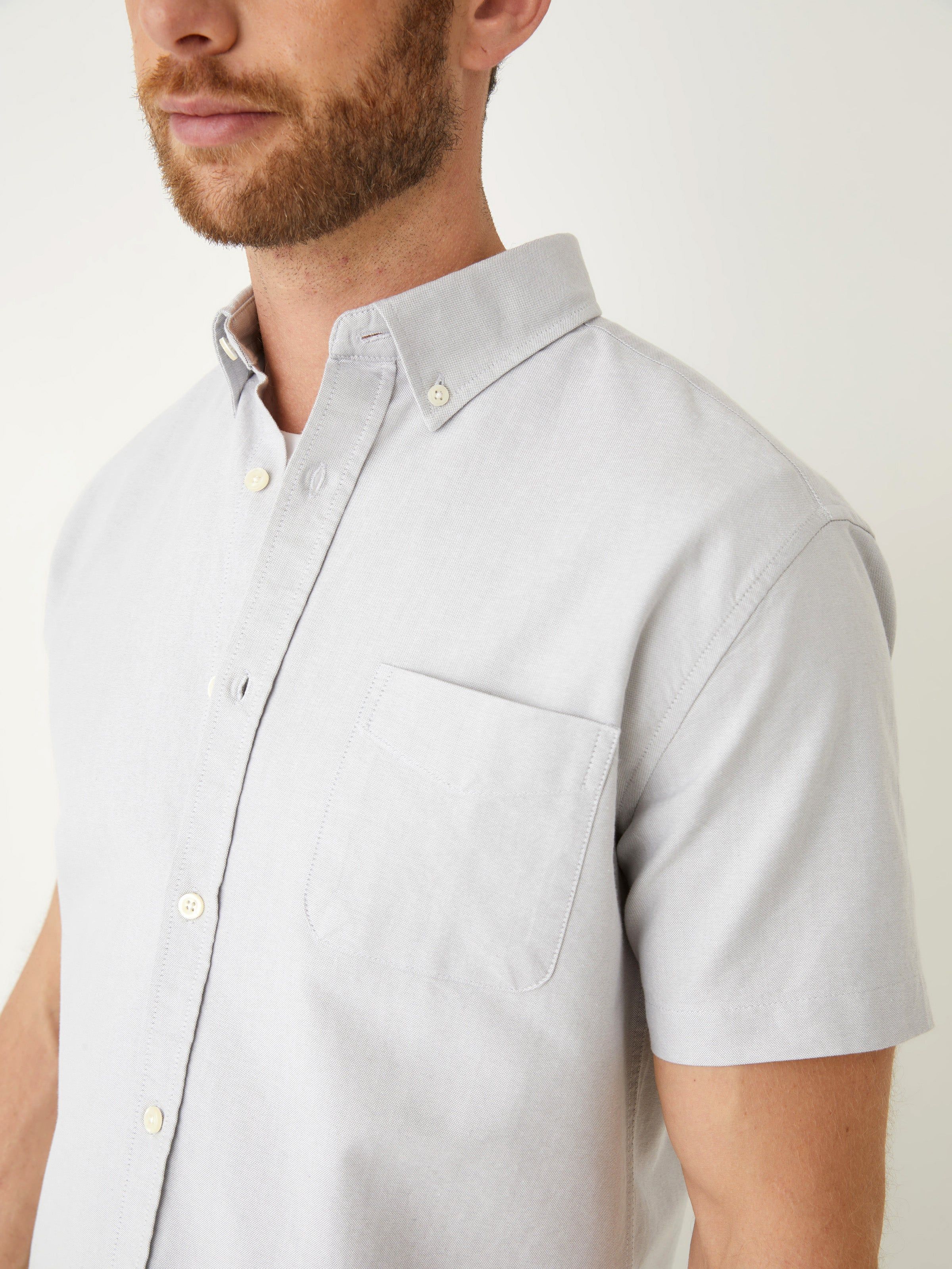 The Short-Sleeved Jasper Oxford Shirt in Grey sold by Frank & Oak product image thumbnail 4