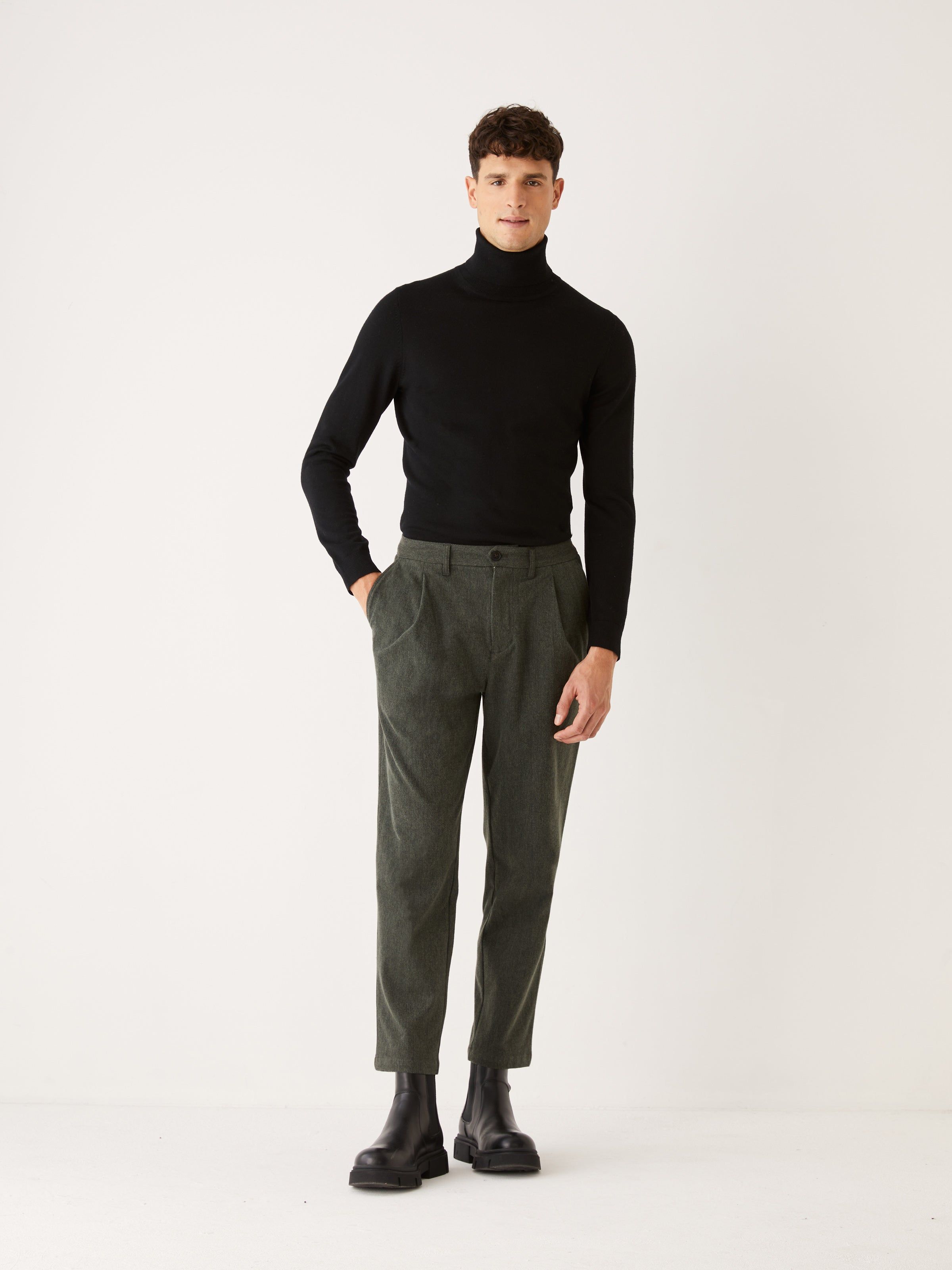 The Pleated Flex Pant in Green sold by Frank & Oak product image thumbnail 2