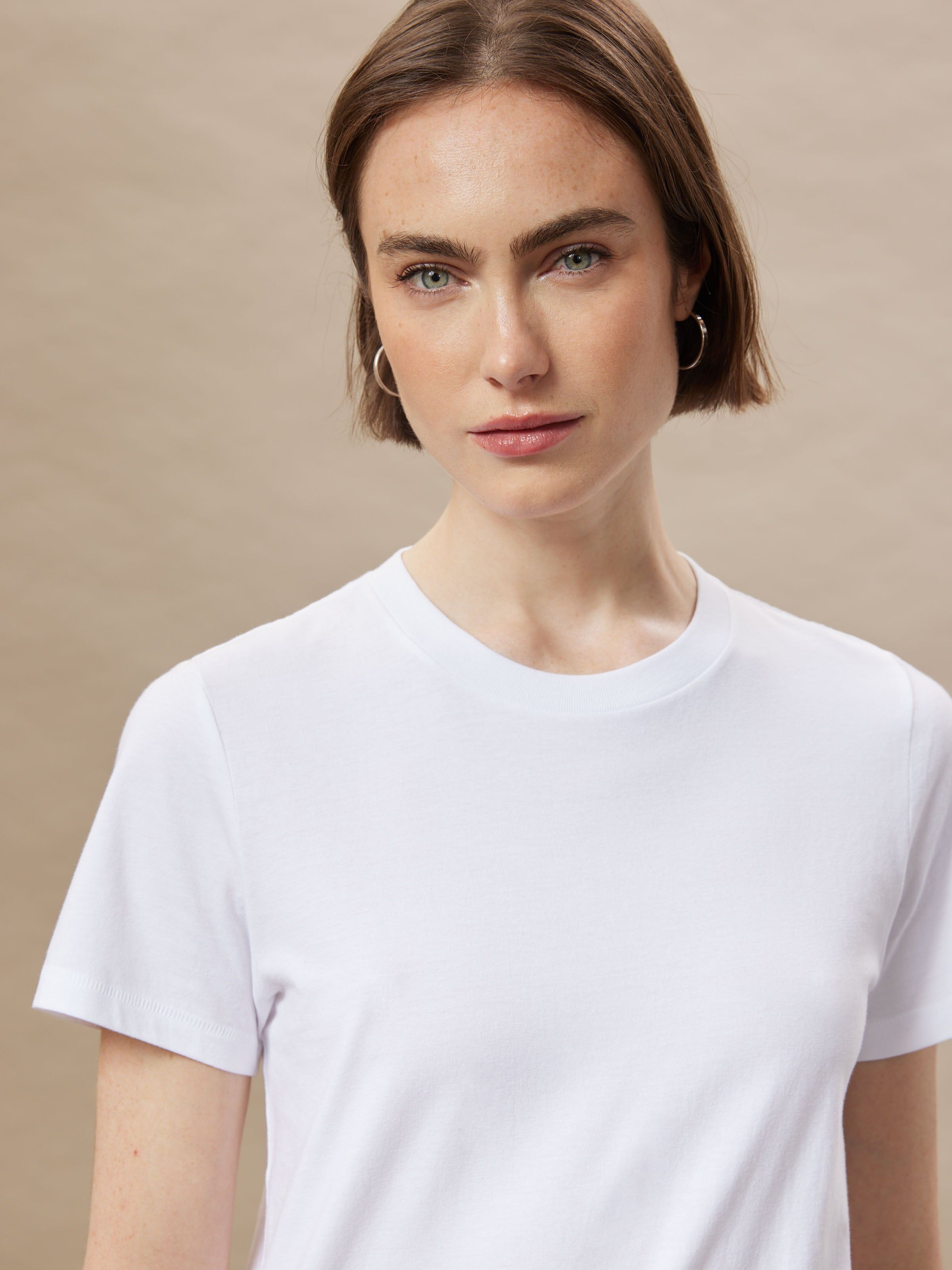 The Essential T-Shirt in Bright White sold by Frank & Oak product image thumbnail 3