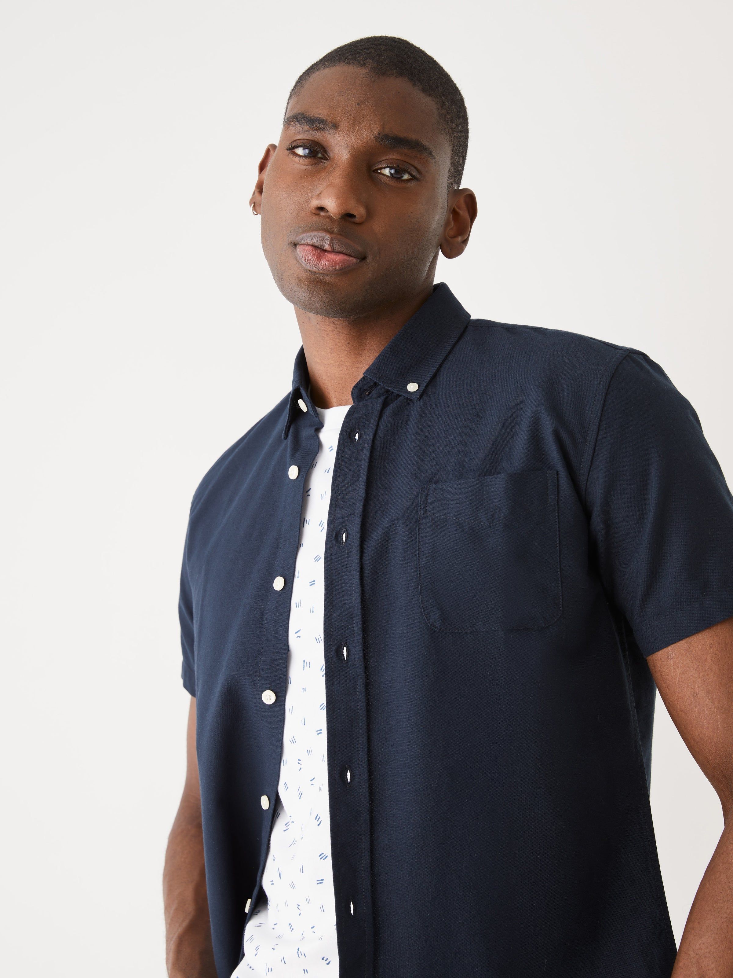 The Short-Sleeved Jasper Oxford Shirt in Deep Blue sold by Frank & Oak product image thumbnail 3