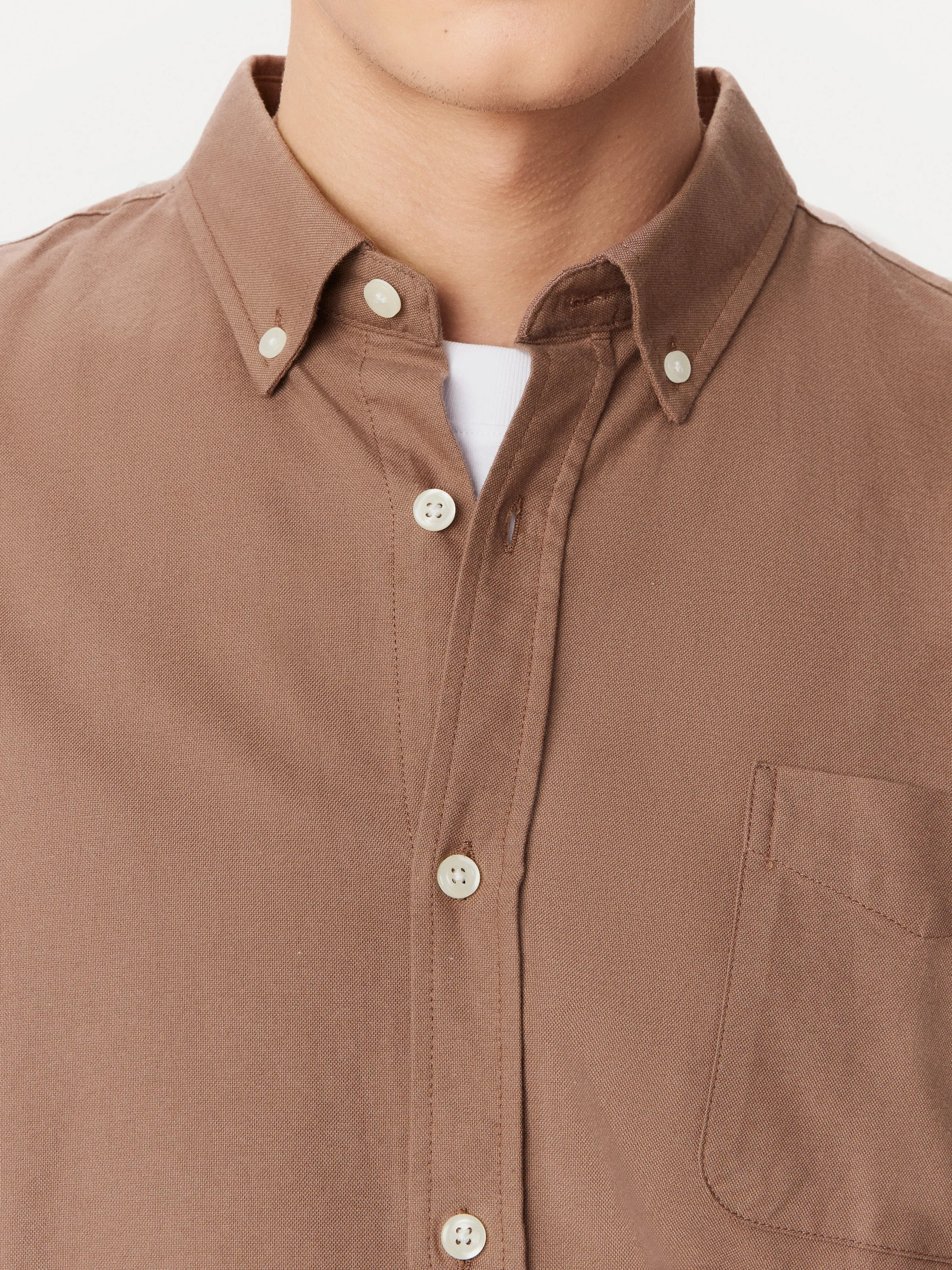 The Jasper Oxford Shirt in Walnut sold by Frank & Oak product image thumbnail 2