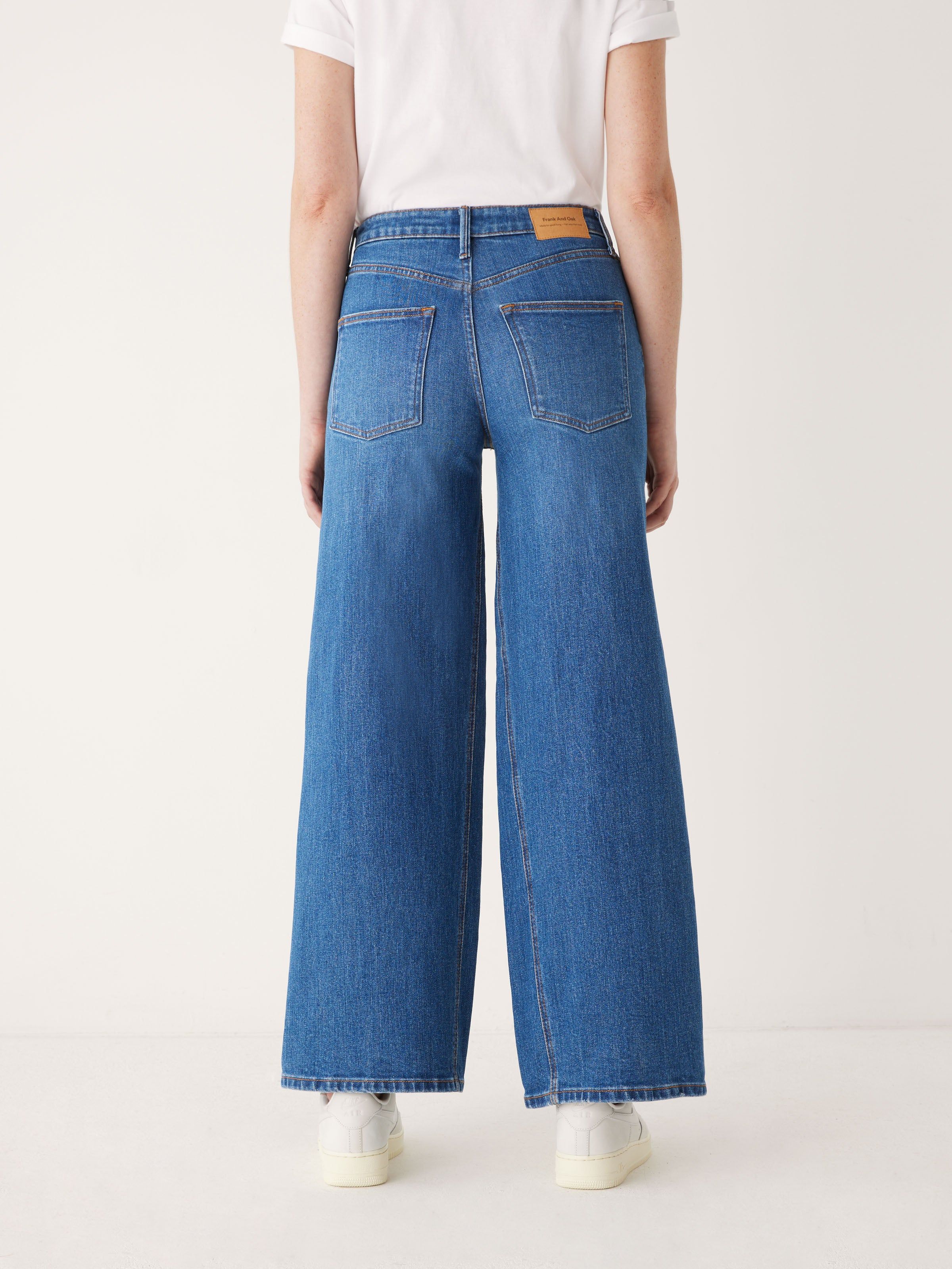 The Nina Wide Leg Fit High Rise Jean in Medium Wash sold by Frank & Oak product image thumbnail 3