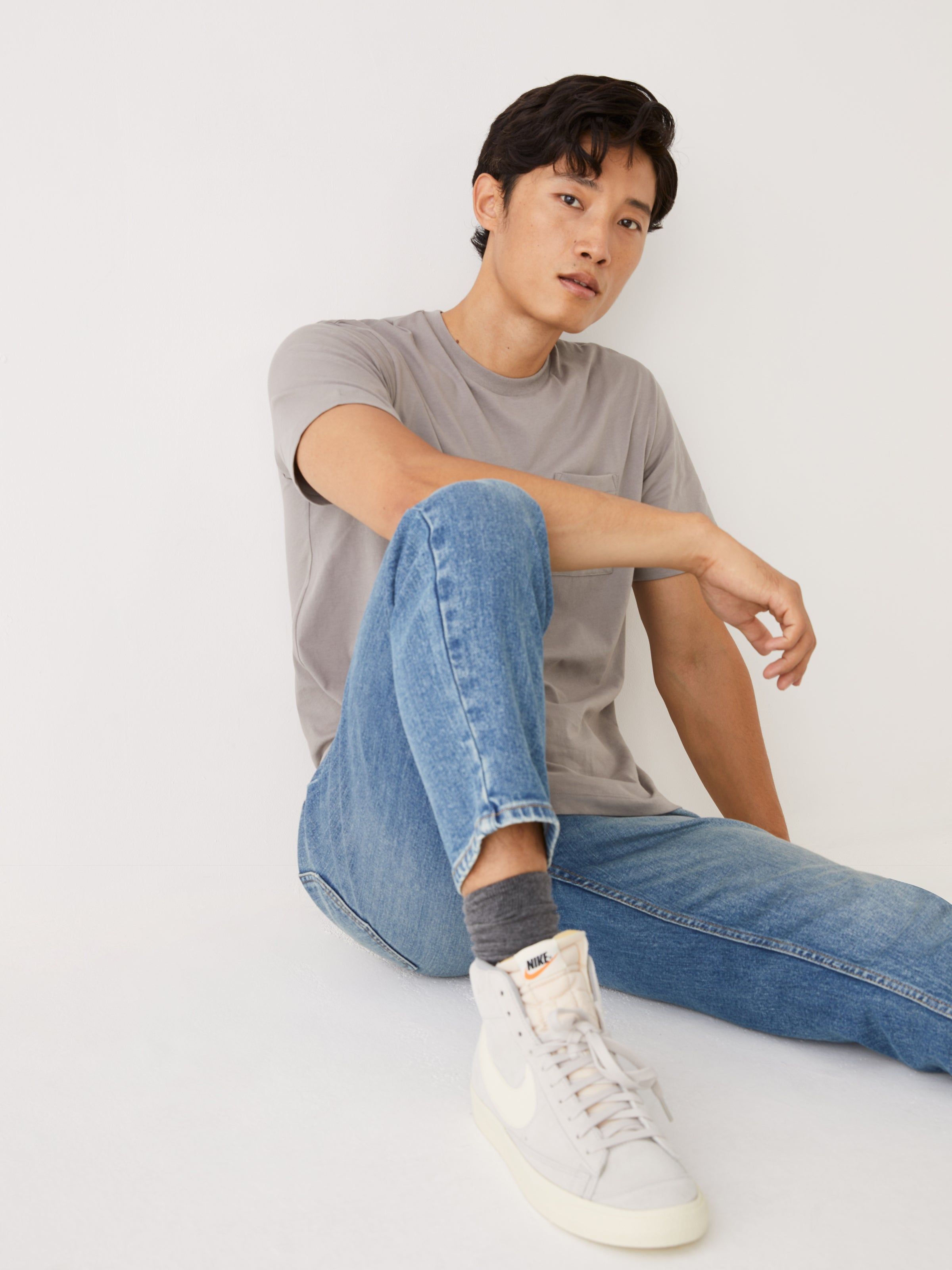 The Relaxed Fit Essential T-Shirt in Grey sold by Frank & Oak product image thumbnail 3