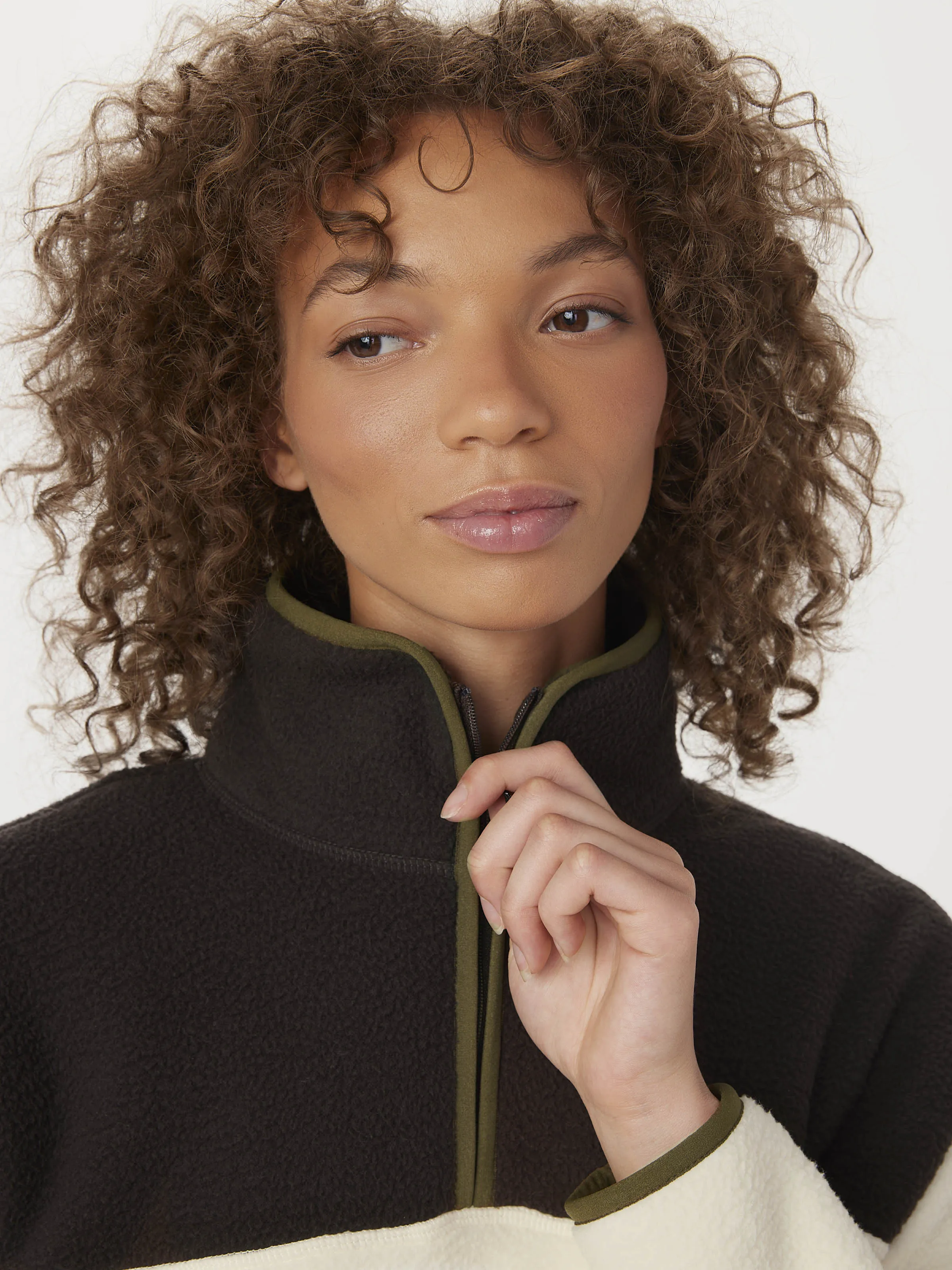 The Axis Polar Fleece Half Zip in Cloud sold by Frank & Oak product image thumbnail 2