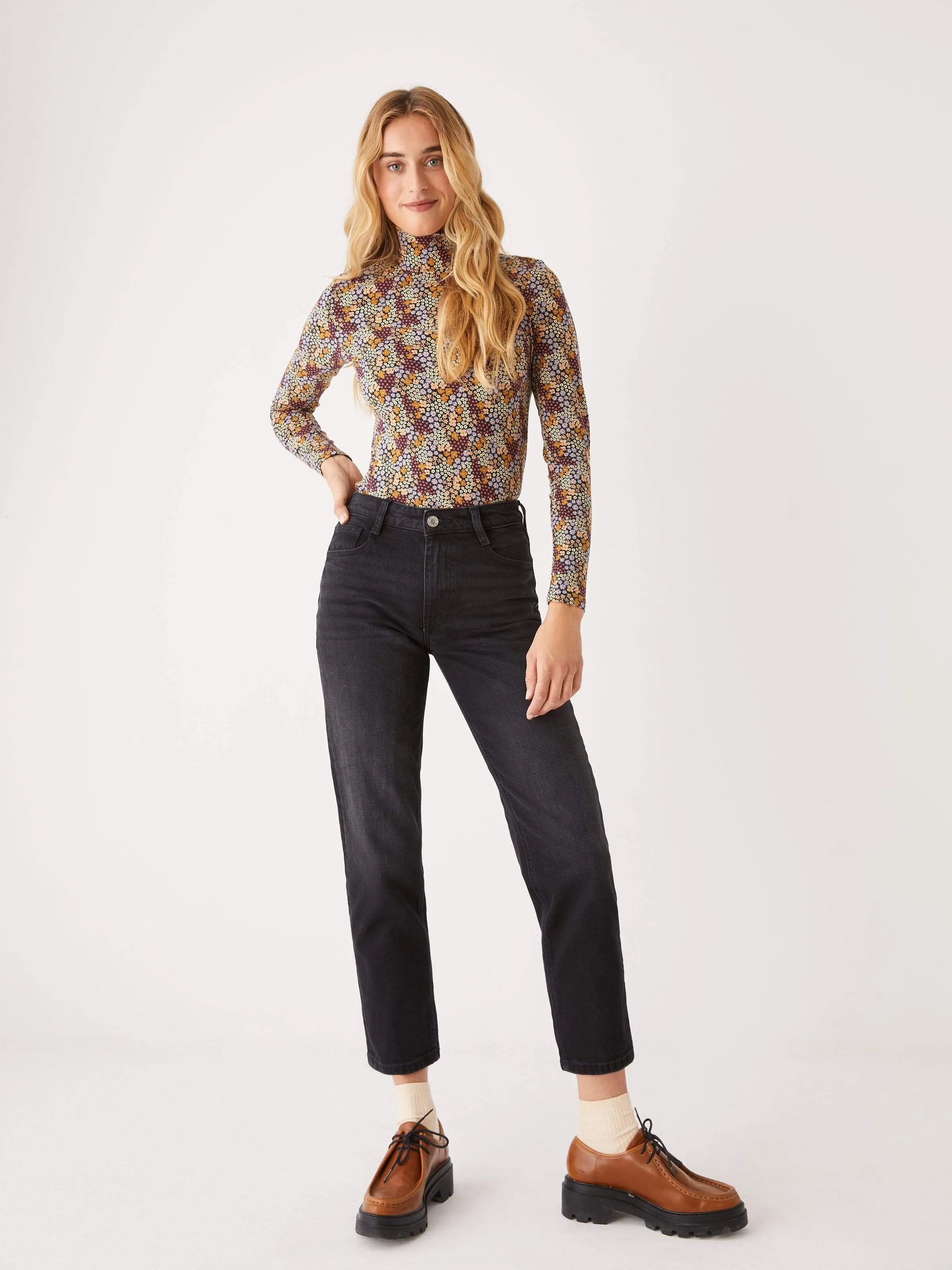 The Cyndi Straight Jean in Black sold by Frank & Oak product image thumbnail 5