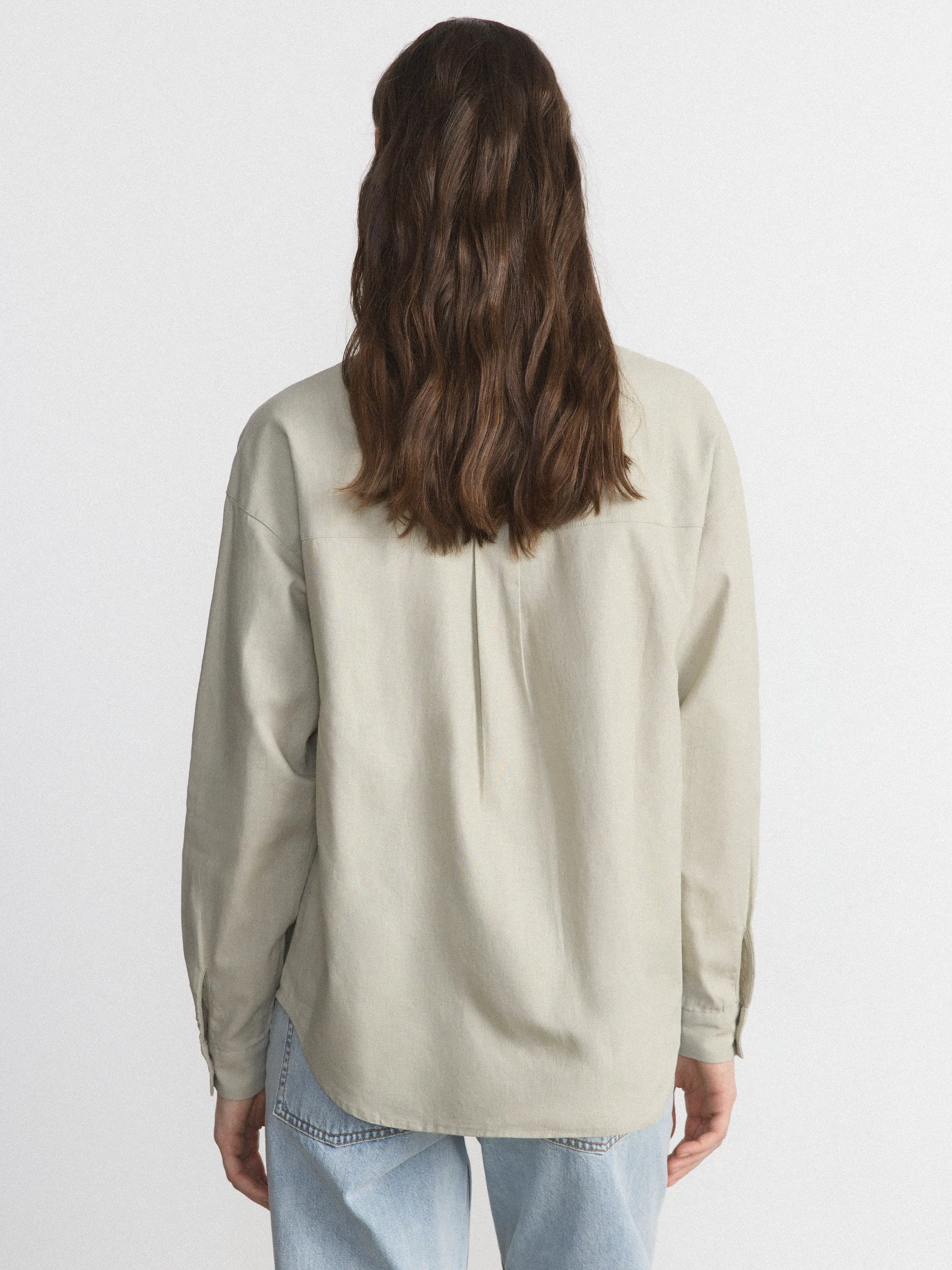 The Relaxed Linen Shirt in Light Greige sold by Frank & Oak product image thumbnail 3