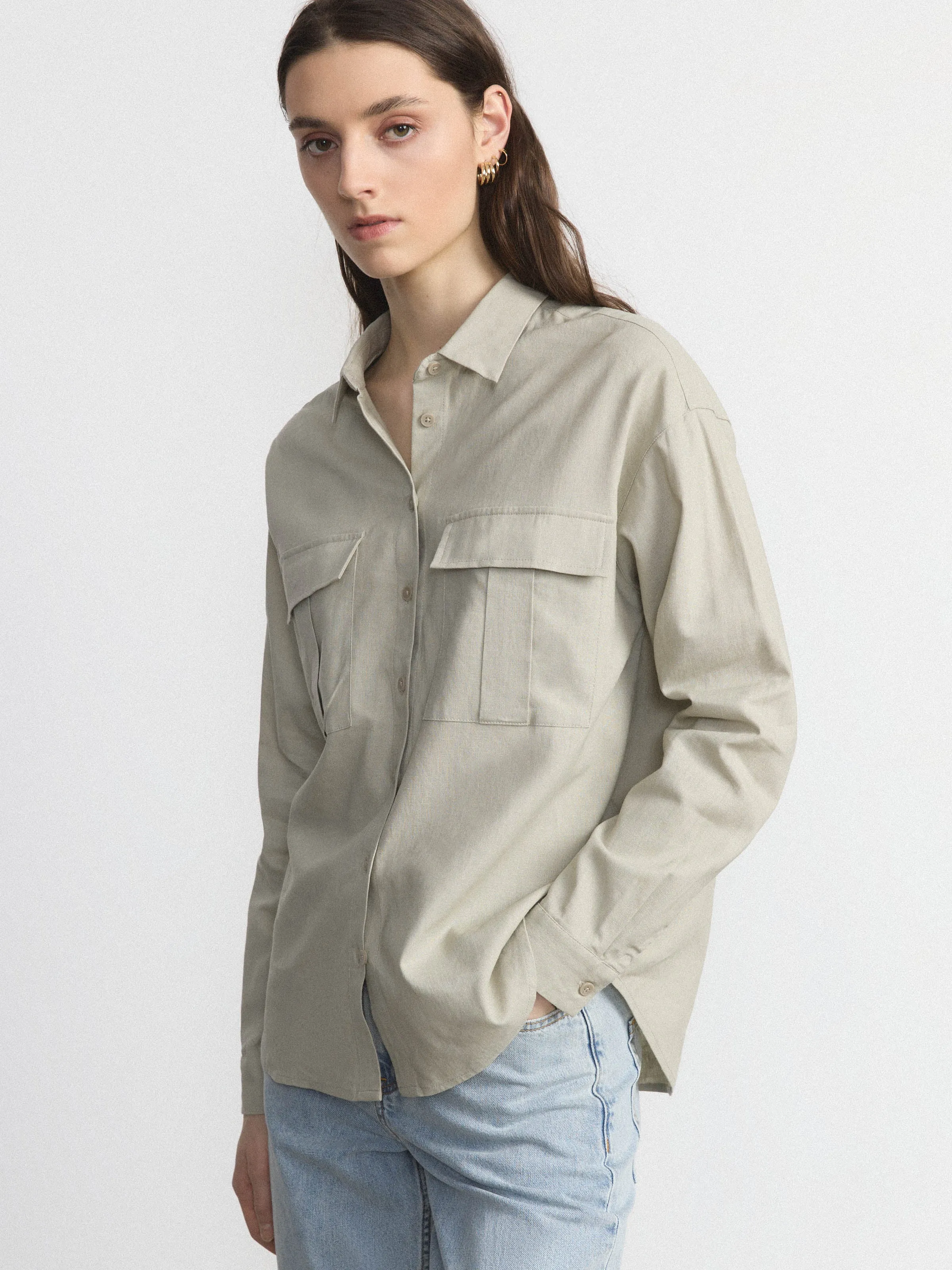 The Relaxed Linen Shirt in Light Greige sold by Frank & Oak product image thumbnail 2