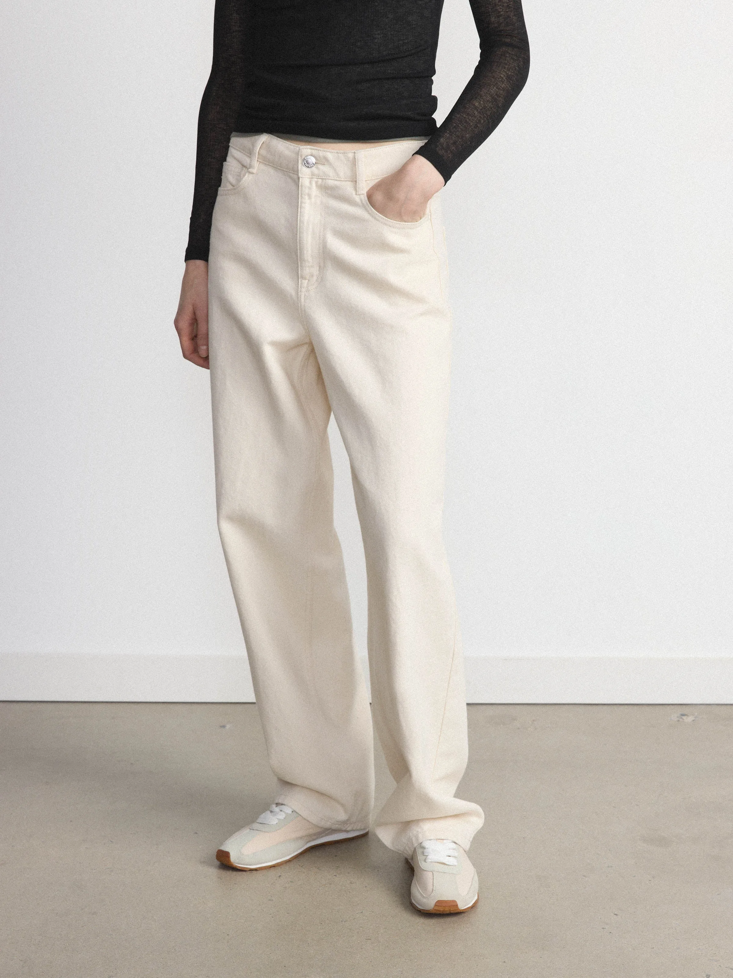 The Ellie Undyed Baggy Jean in Natural White sold by Frank & Oak product image thumbnail 4