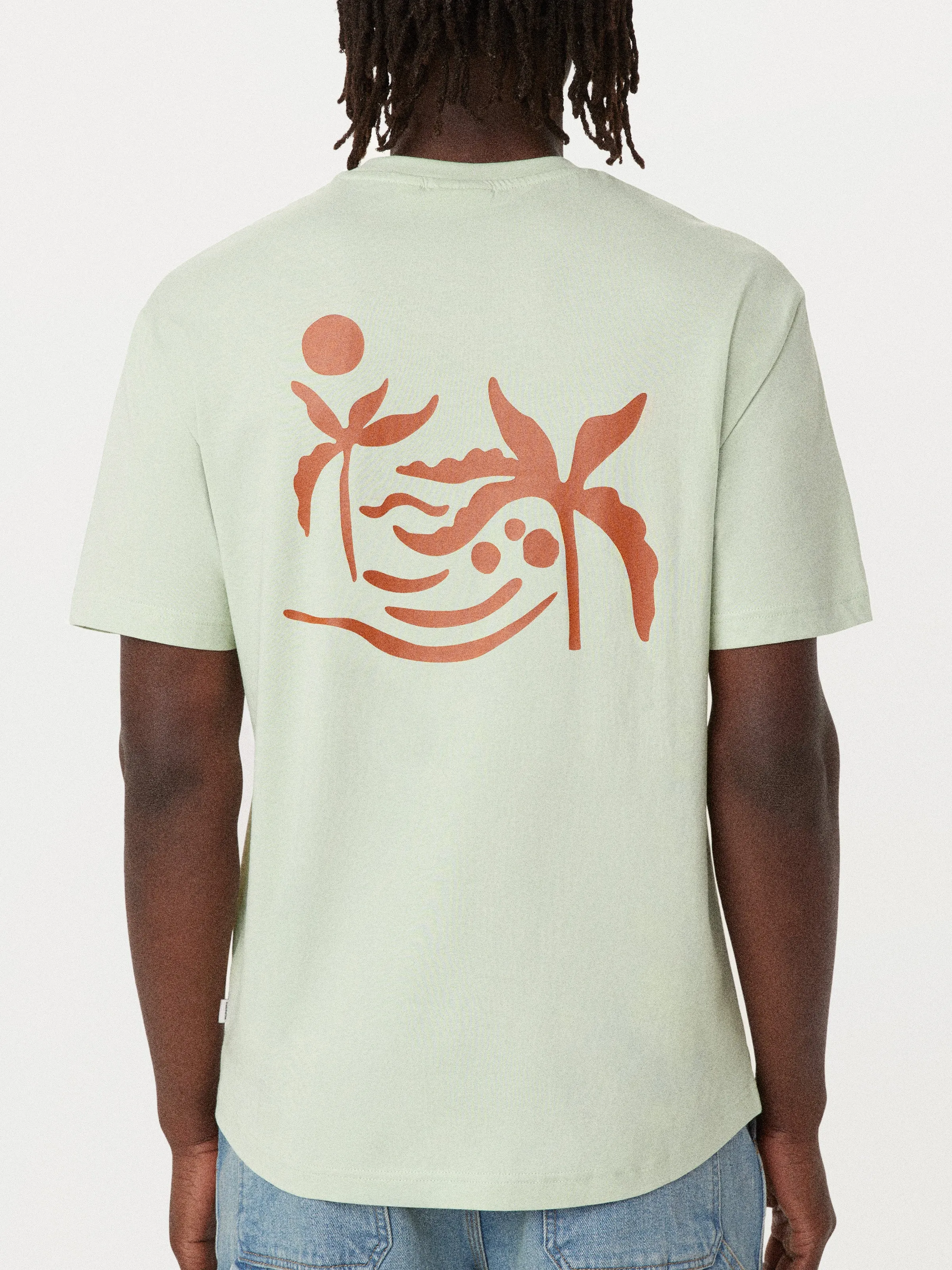 The Relaxed Graphic T-Shirt in Wasabi sold by Frank & Oak product image thumbnail 4