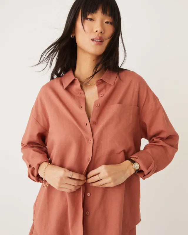 The Boyfriend Linen Shirt in Copper brown sold by Frank & Oak