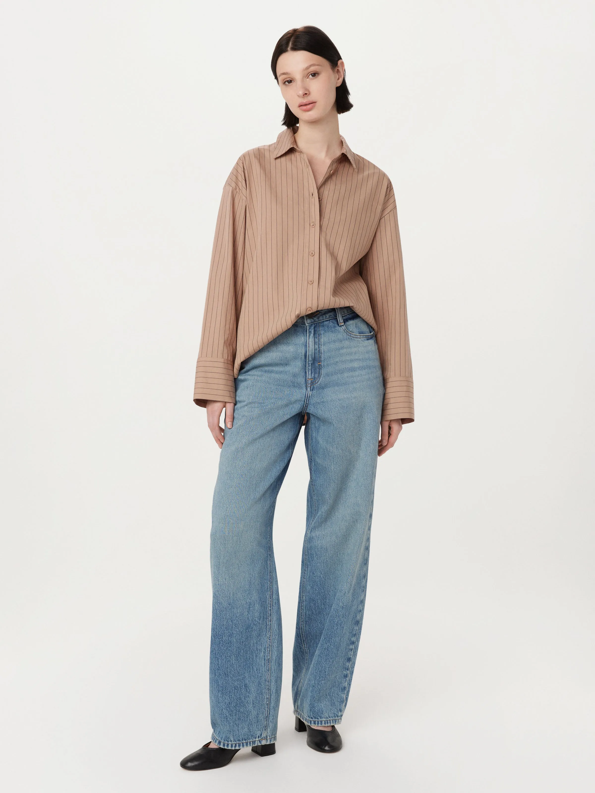 The Crisp Poplin Shirt in Latte sold by Frank & Oak product image thumbnail 2