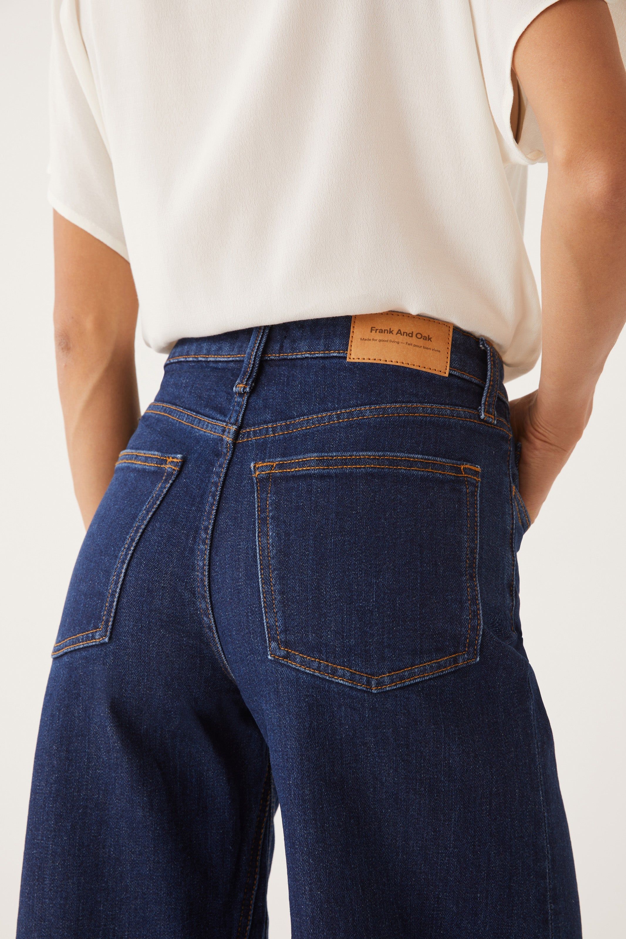 The Nina High Rise Wide Leg Jean in Dark Indigo sold by Frank & Oak product image thumbnail 2